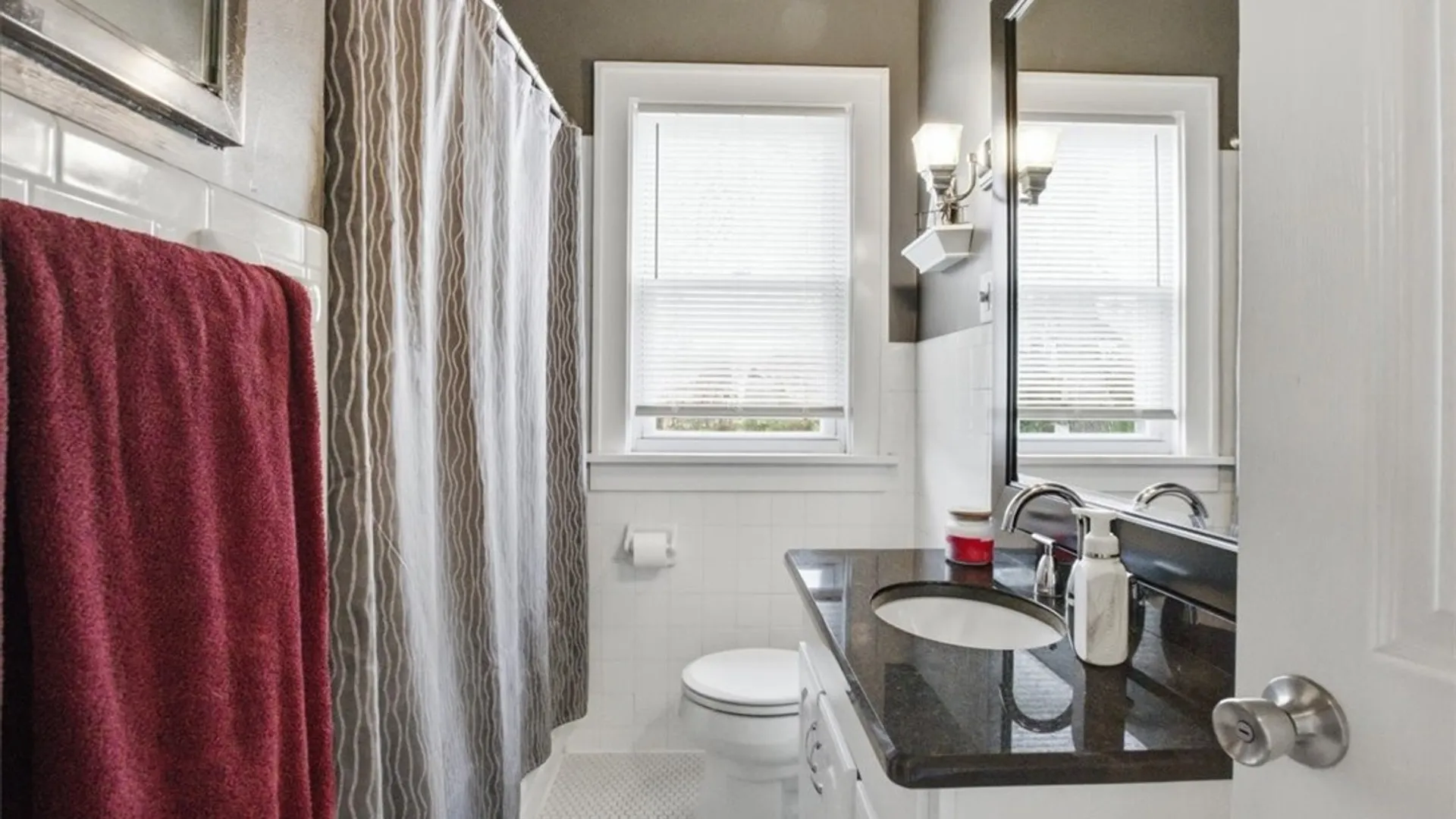 Property at 121 Country Parkway, Amherst, NY 14221 16