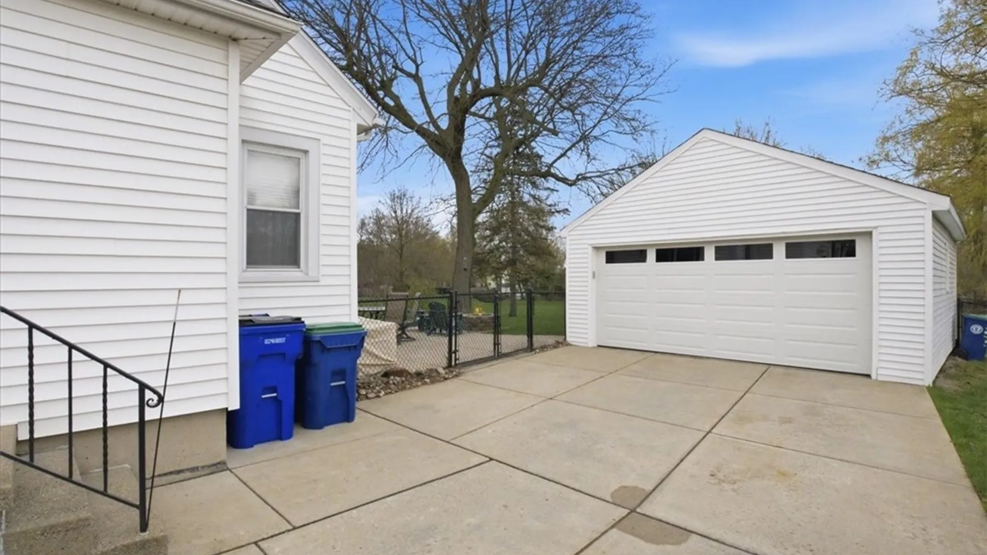 Property at 121 Country Parkway, Amherst, NY 14221 2