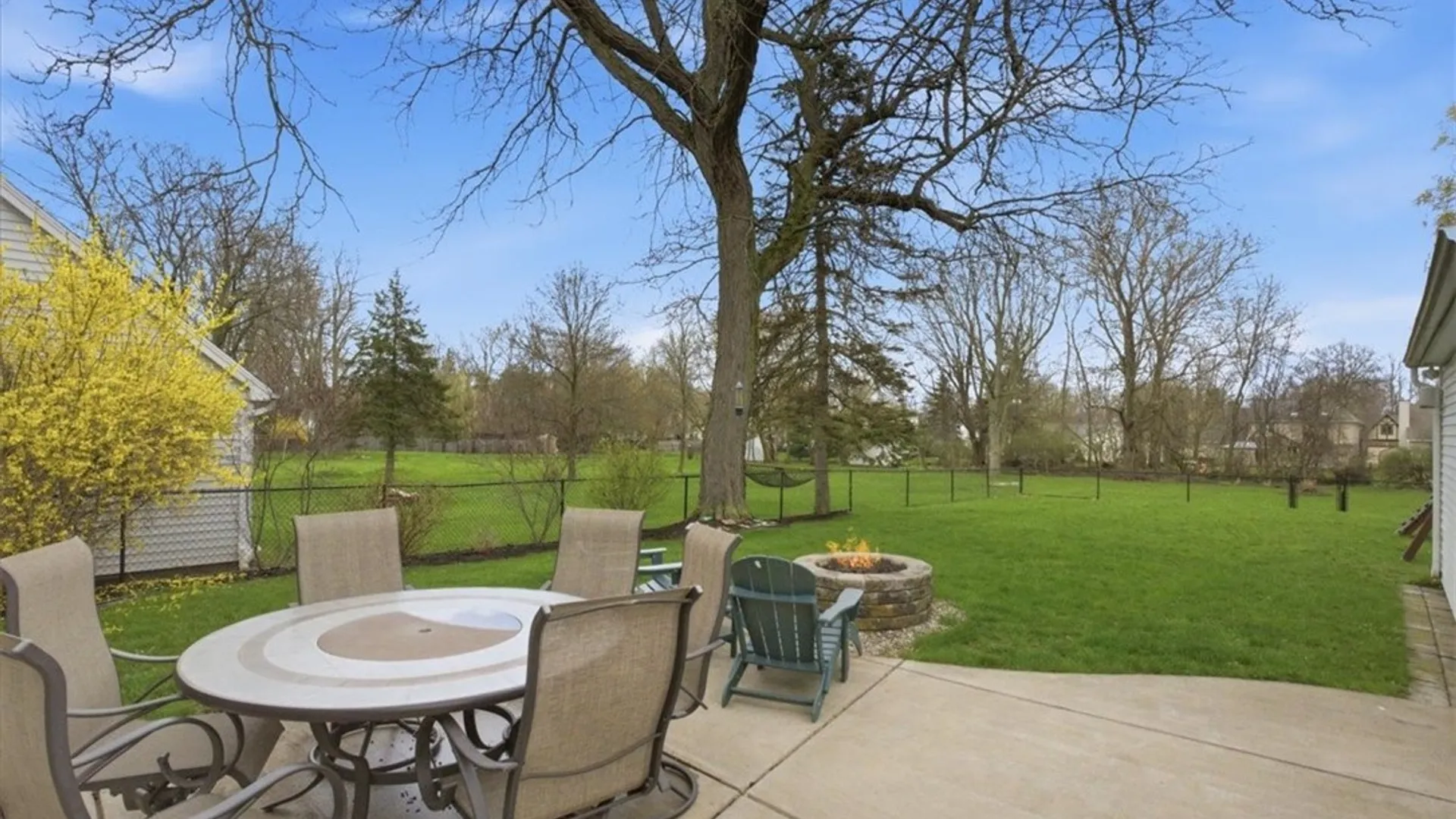 Property at 121 Country Parkway, Amherst, NY 14221 4