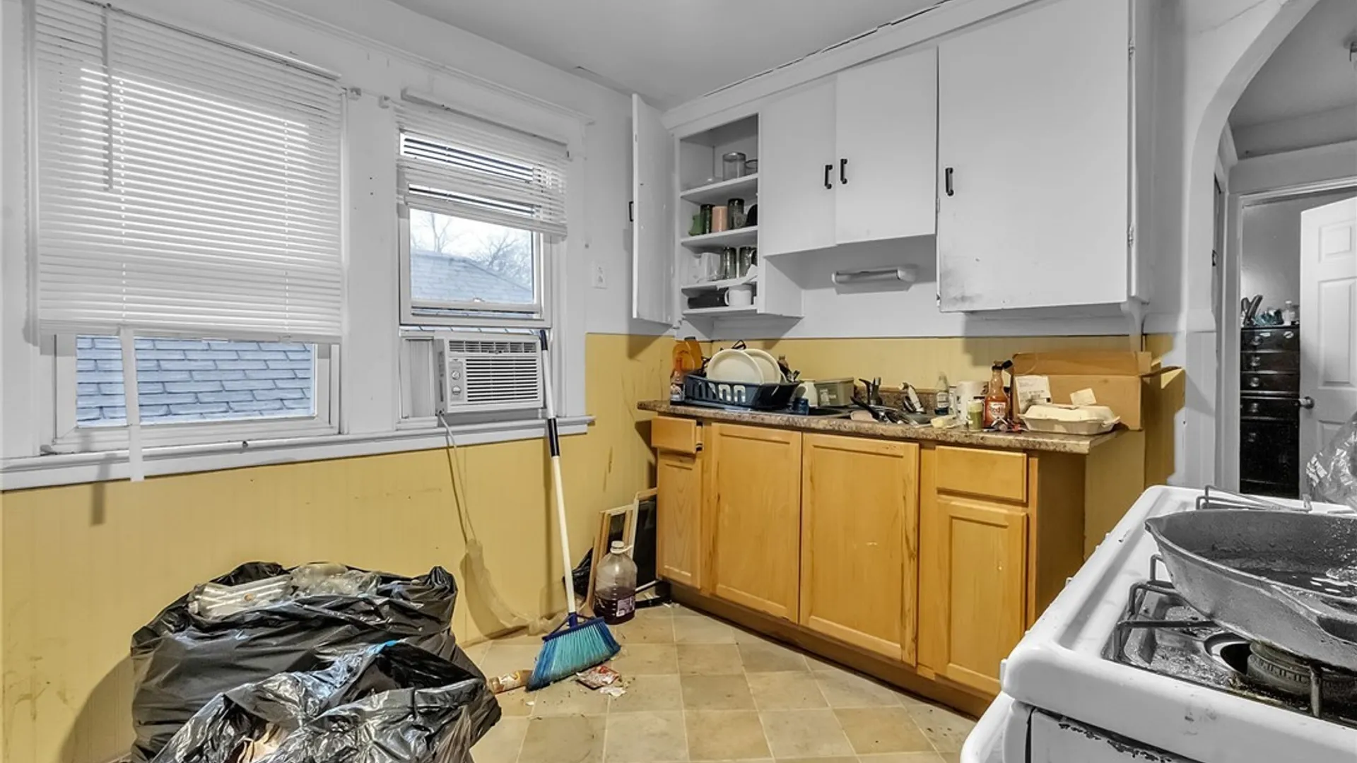 Property at 279 Riverside Avenue, Buffalo, NY 14207 23
