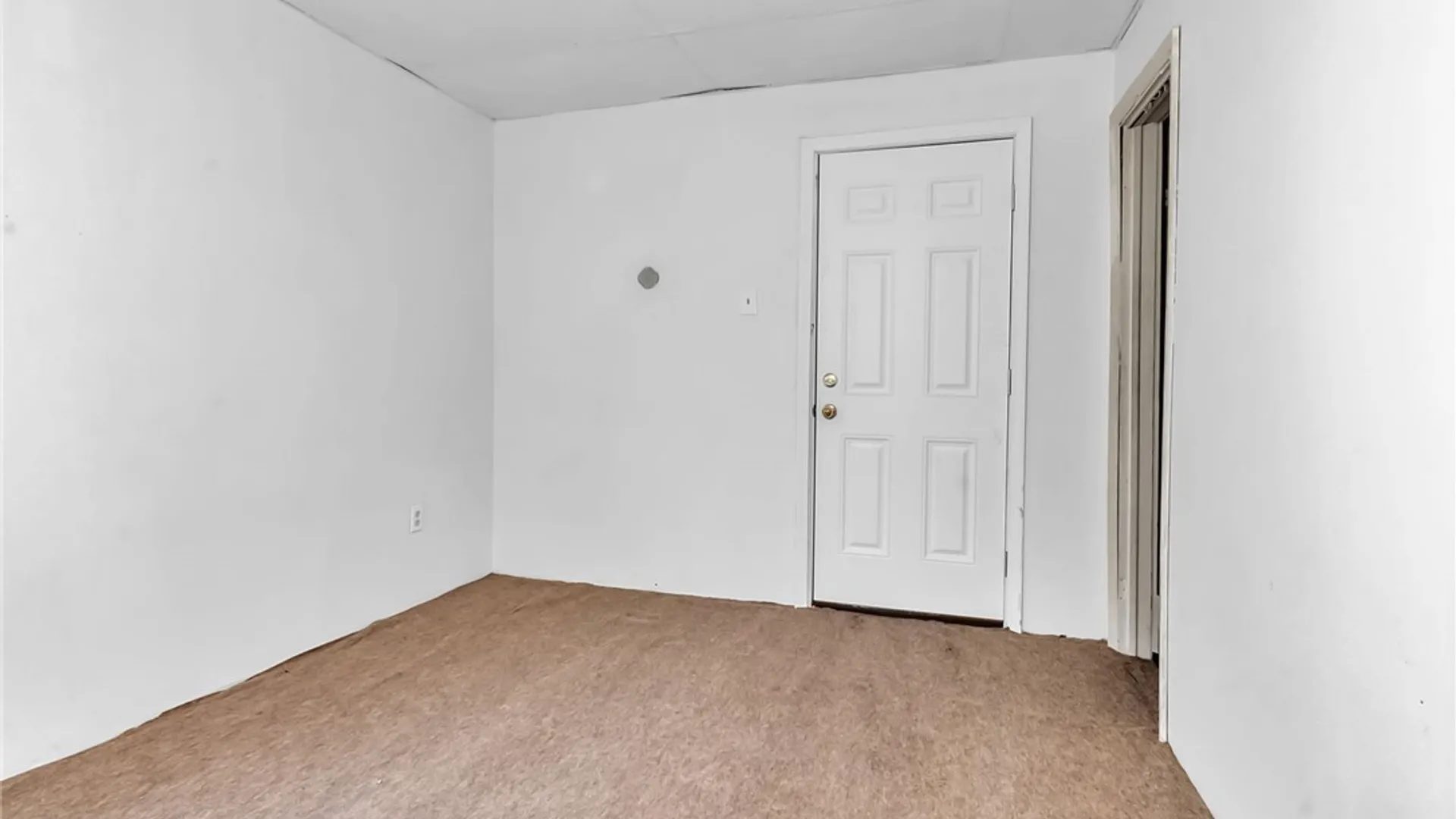 Property at 279 Riverside Avenue, Buffalo, NY 14207 5