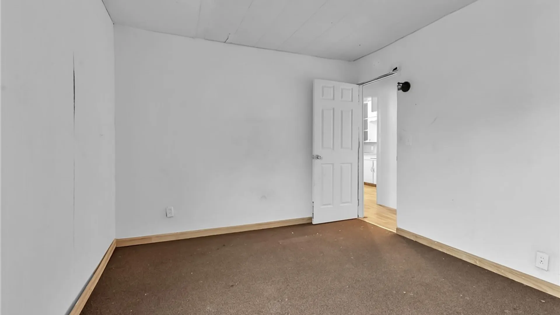 Property at 279 Riverside Avenue, Buffalo, NY 14207 9