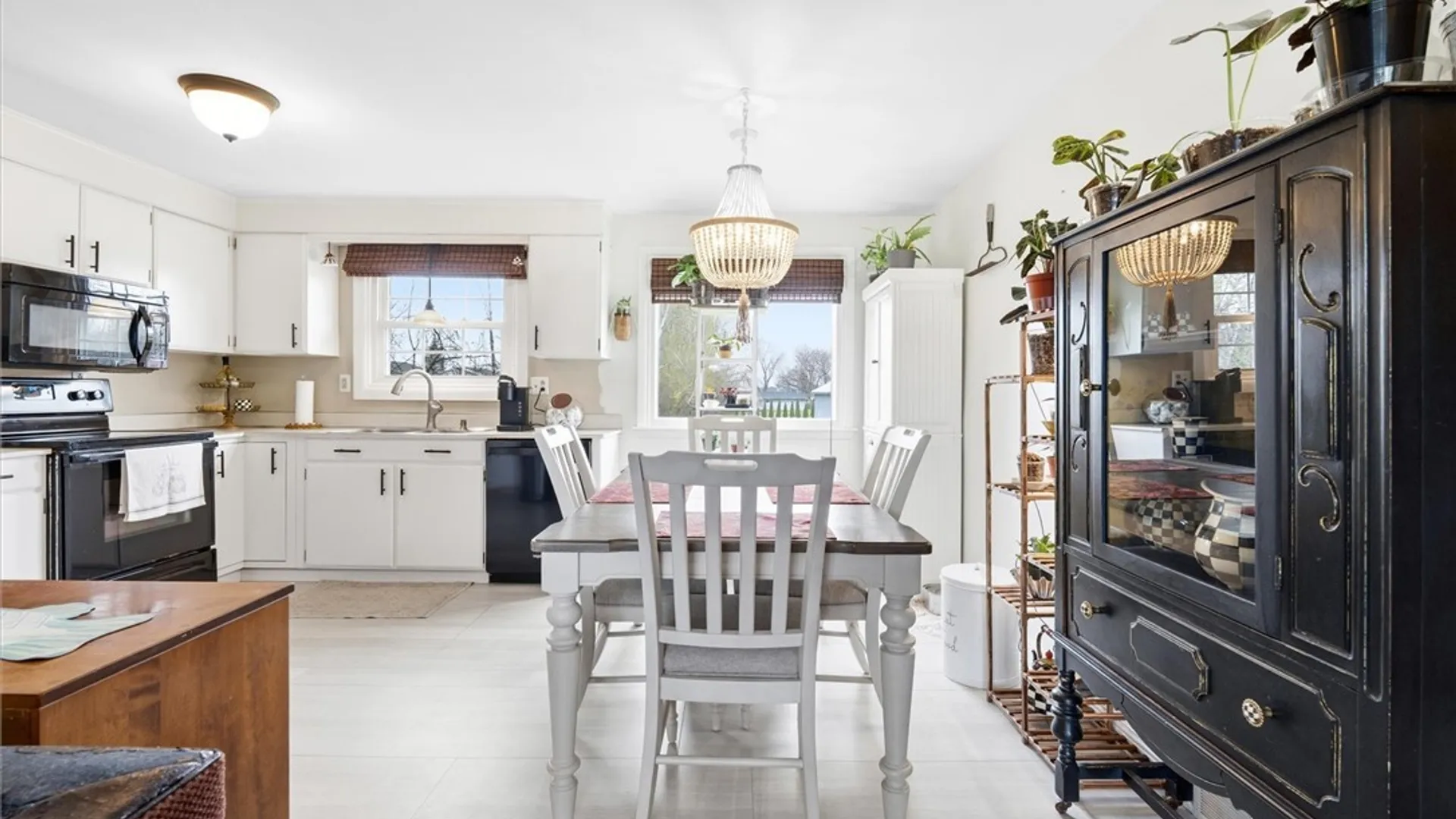 Property at 8305 Sandra Avenue, Cicero, NY 13039 17