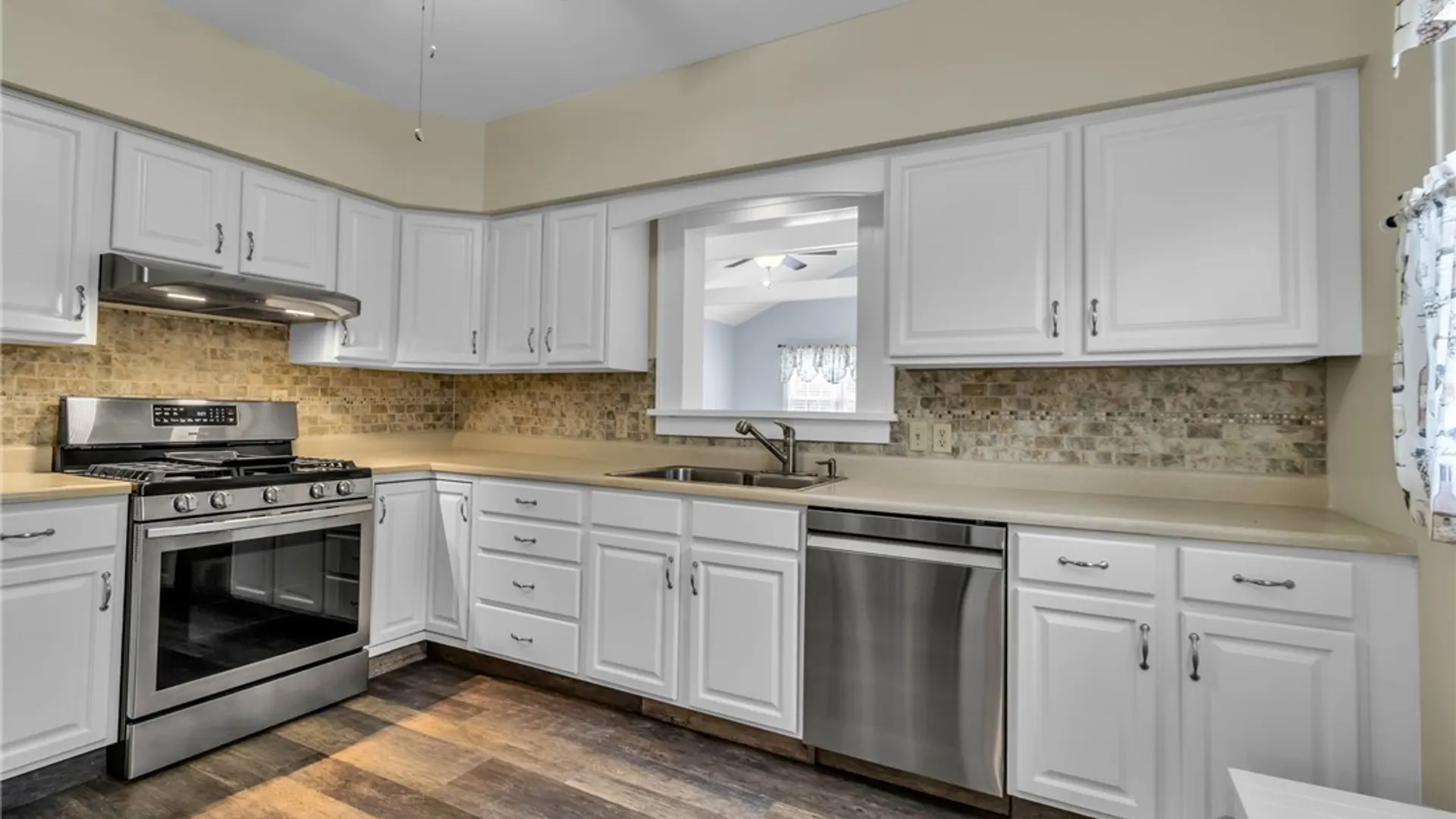 Property at 24 Grasmere Road, Lockport Town, NY 14094 9