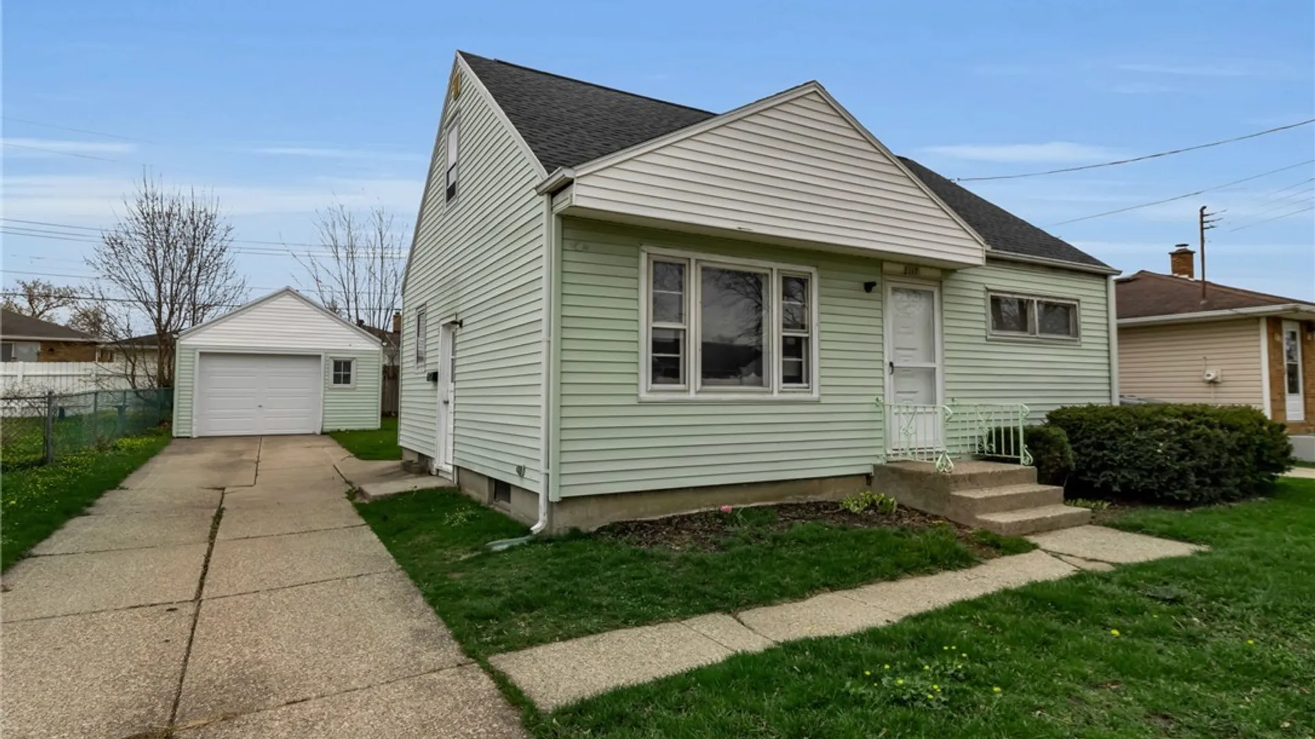 Property at 117 Standard Parkway, Cheektowaga, NY 14227 2