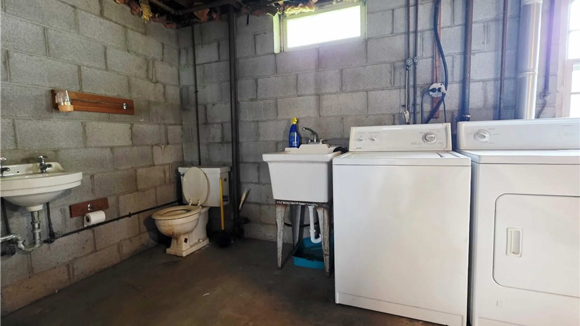 Property at 2247 Ridge Road, Ontario, NY 14519 32