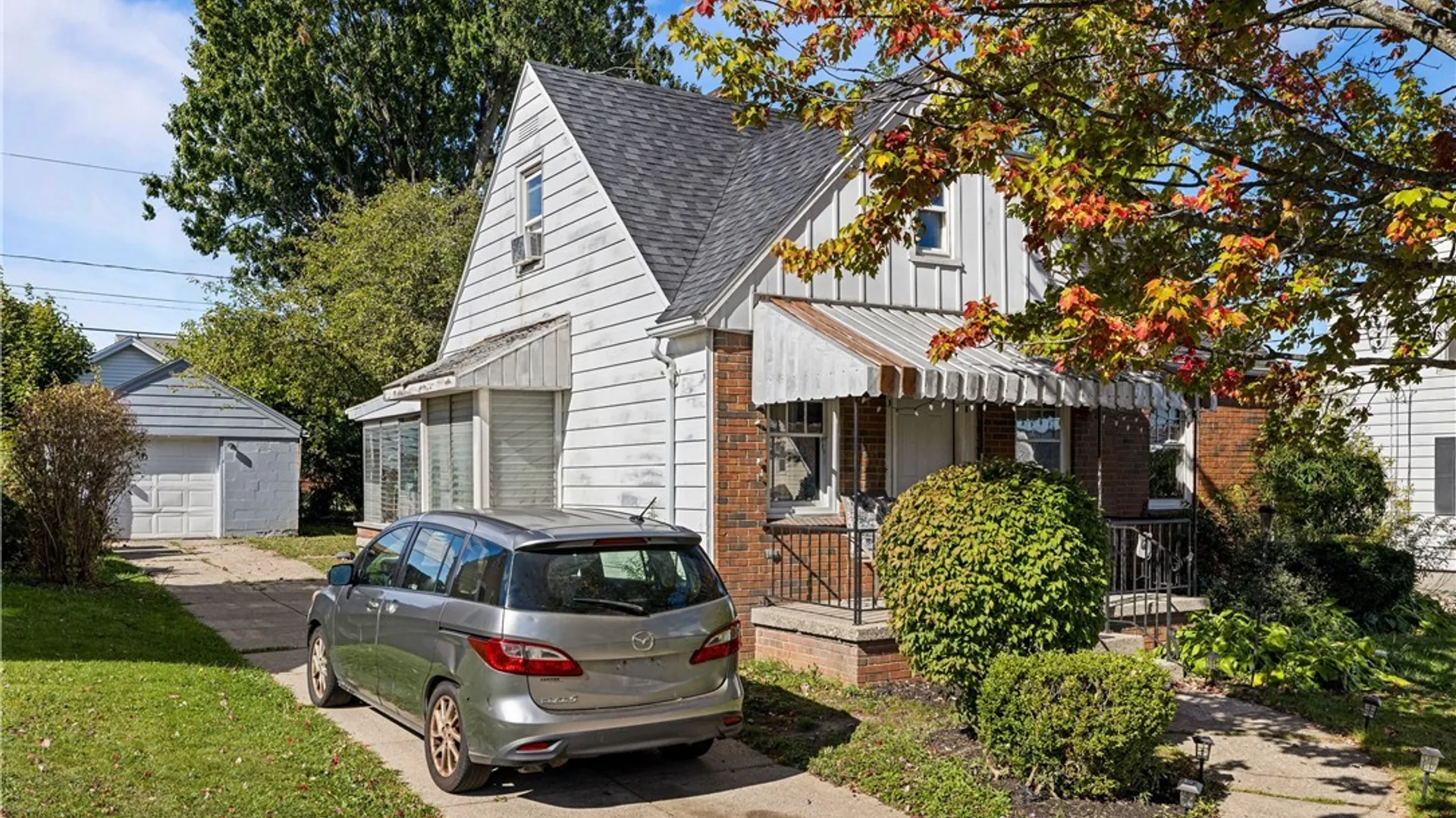 Property at 120 Leonard Post Drive, Cheektowaga, NY 14211 2