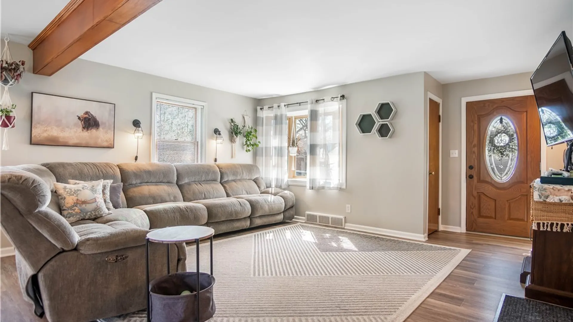 Property at 37 Almont Avenue, West Seneca, NY 14224 4