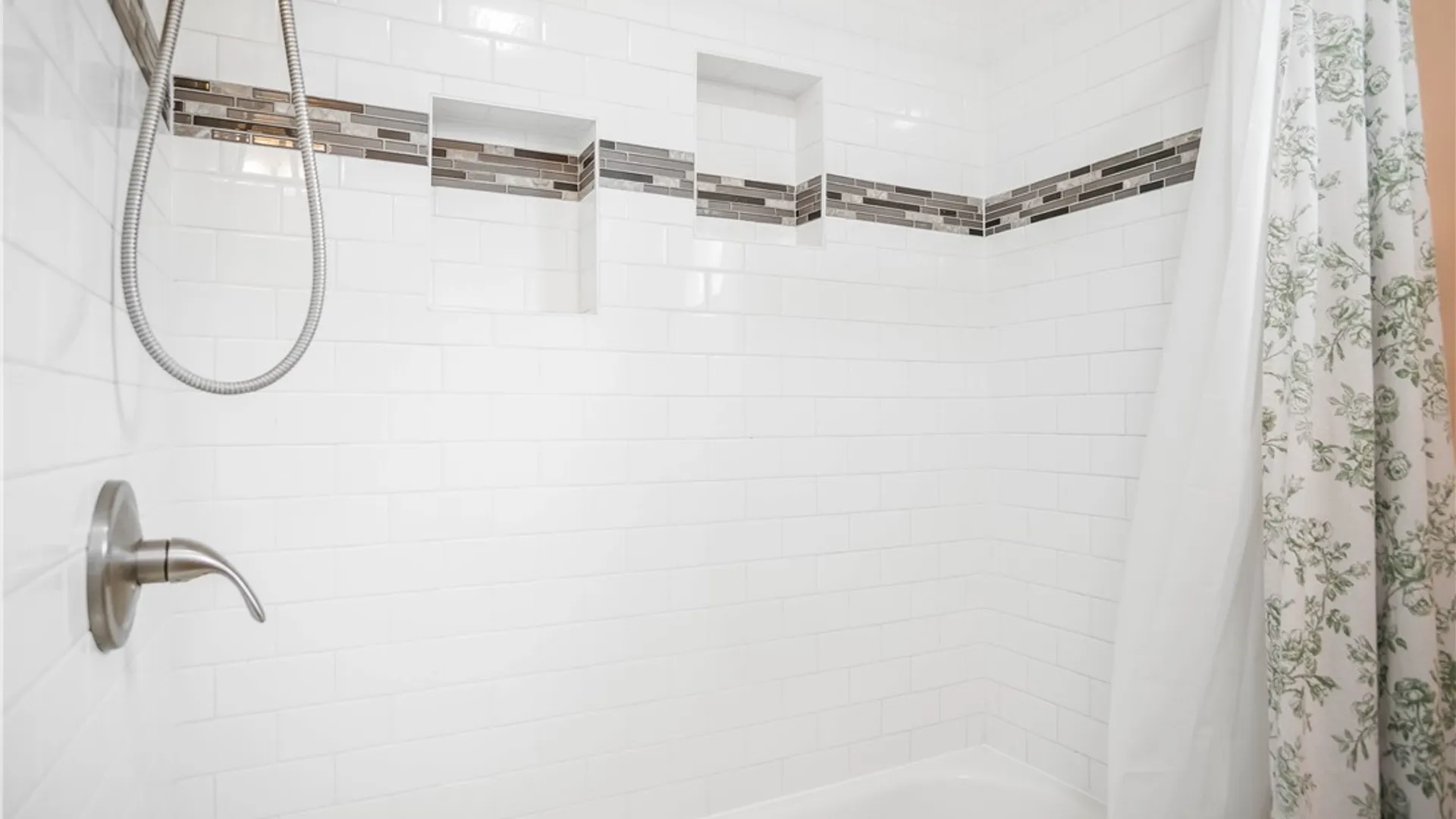 Property at 400 Lafayette Road, Irondequoit, NY 14609 16