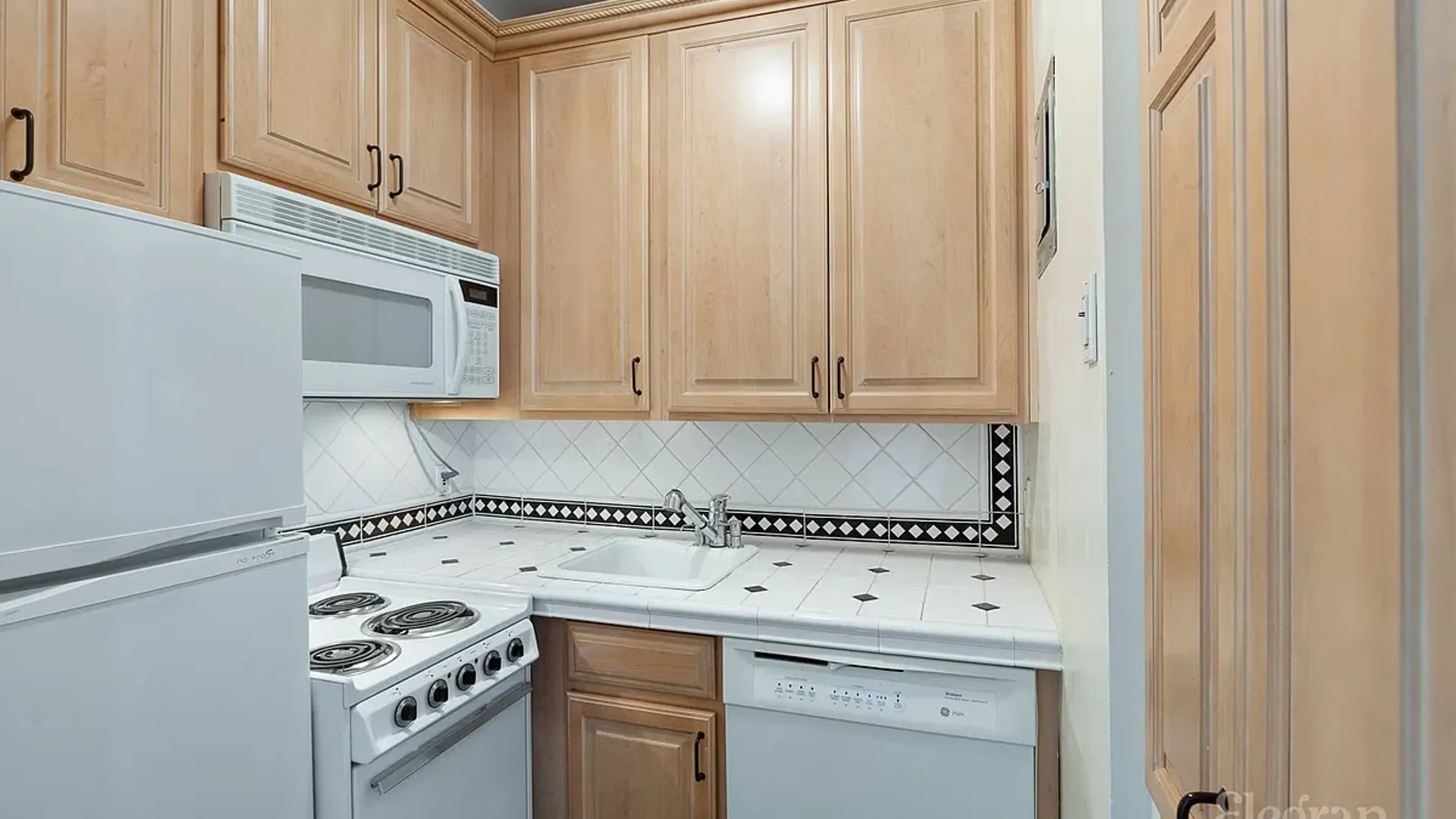 Property at 55 East 65th Street, New York, NY 10065 4