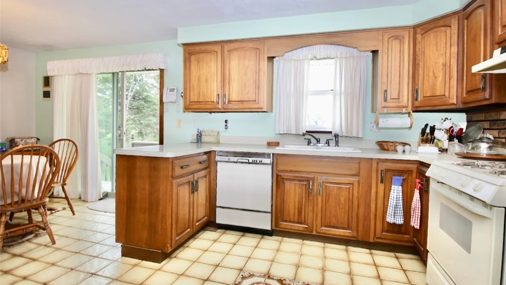 Property at 7980 Old Jennings Road, Eden, NY 14057 9