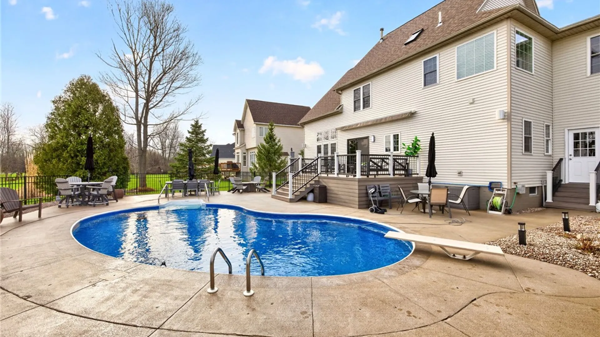Property at 1293 Thistleberry Lane, Penfield, NY 14580 44