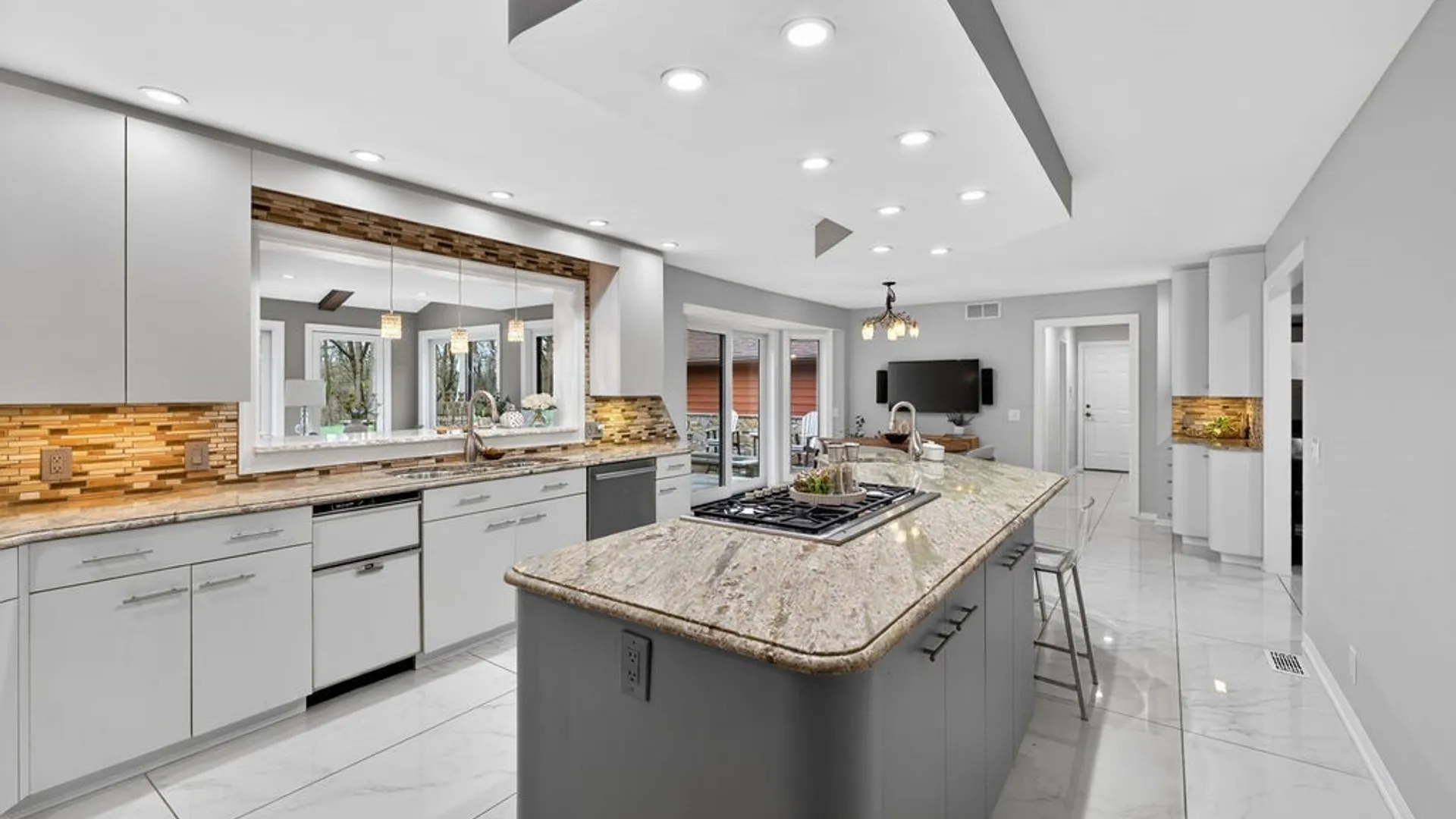 Property at 7979 Oak Brook Circle, Victor, NY 14534 11