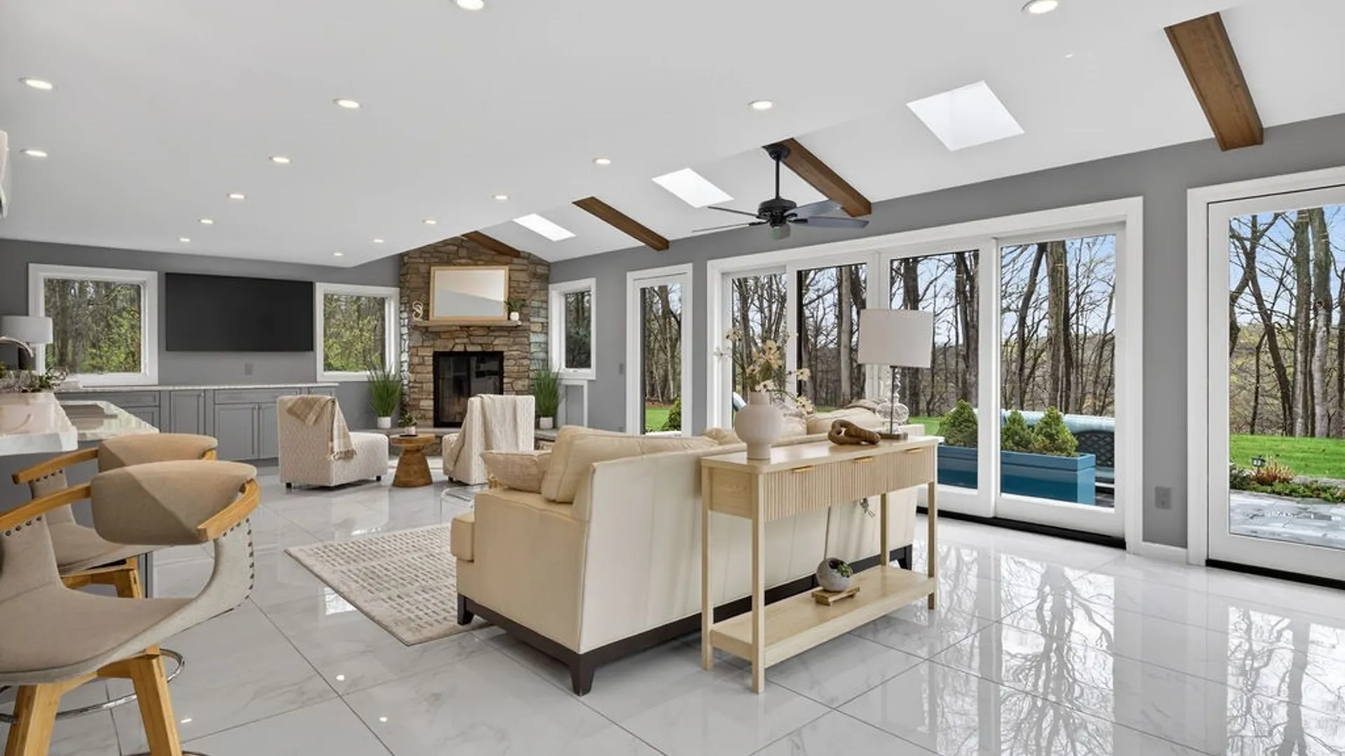 Property at 7979 Oak Brook Circle, Victor, NY 14534 18