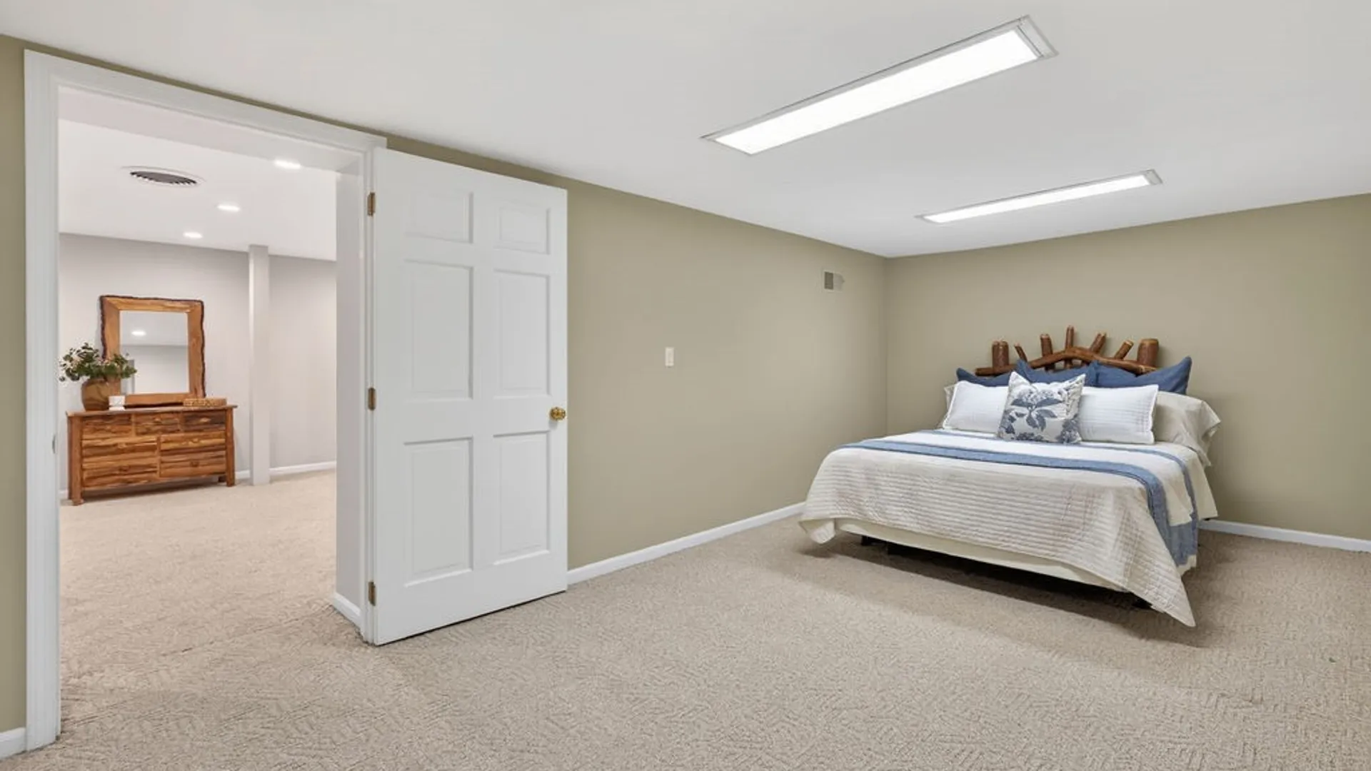 Property at 7979 Oak Brook Circle, Victor, NY 14534 42