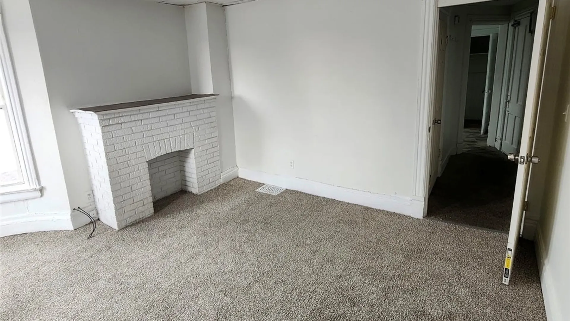 Property at 338 Auburn Avenue, Buffalo, NY 14213 8