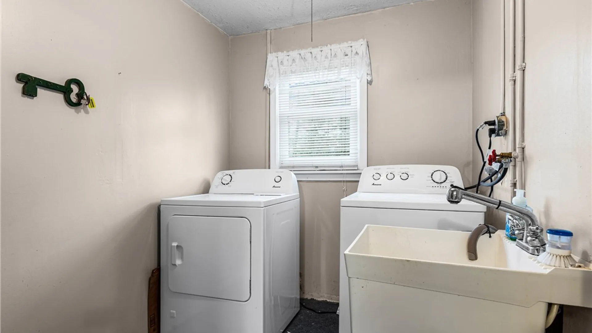 Property at 8 Passage, Perinton, NY 14450 20