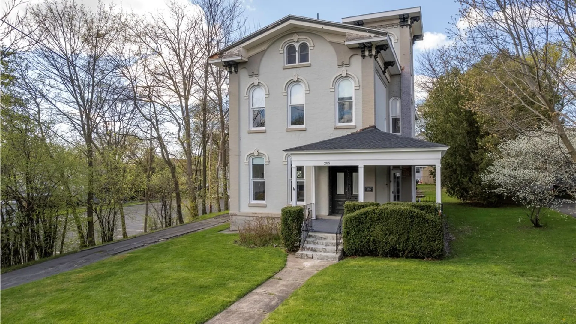 Property at 205 Highland Avenue, Syracuse, NY 13203 3