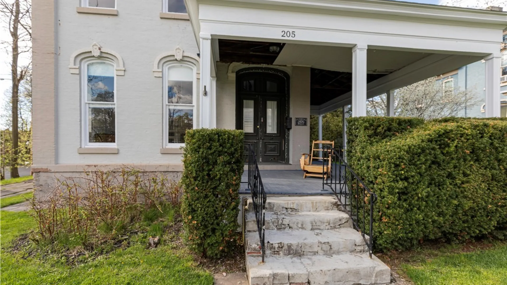 Property at 205 Highland Avenue, Syracuse, NY 13203 4