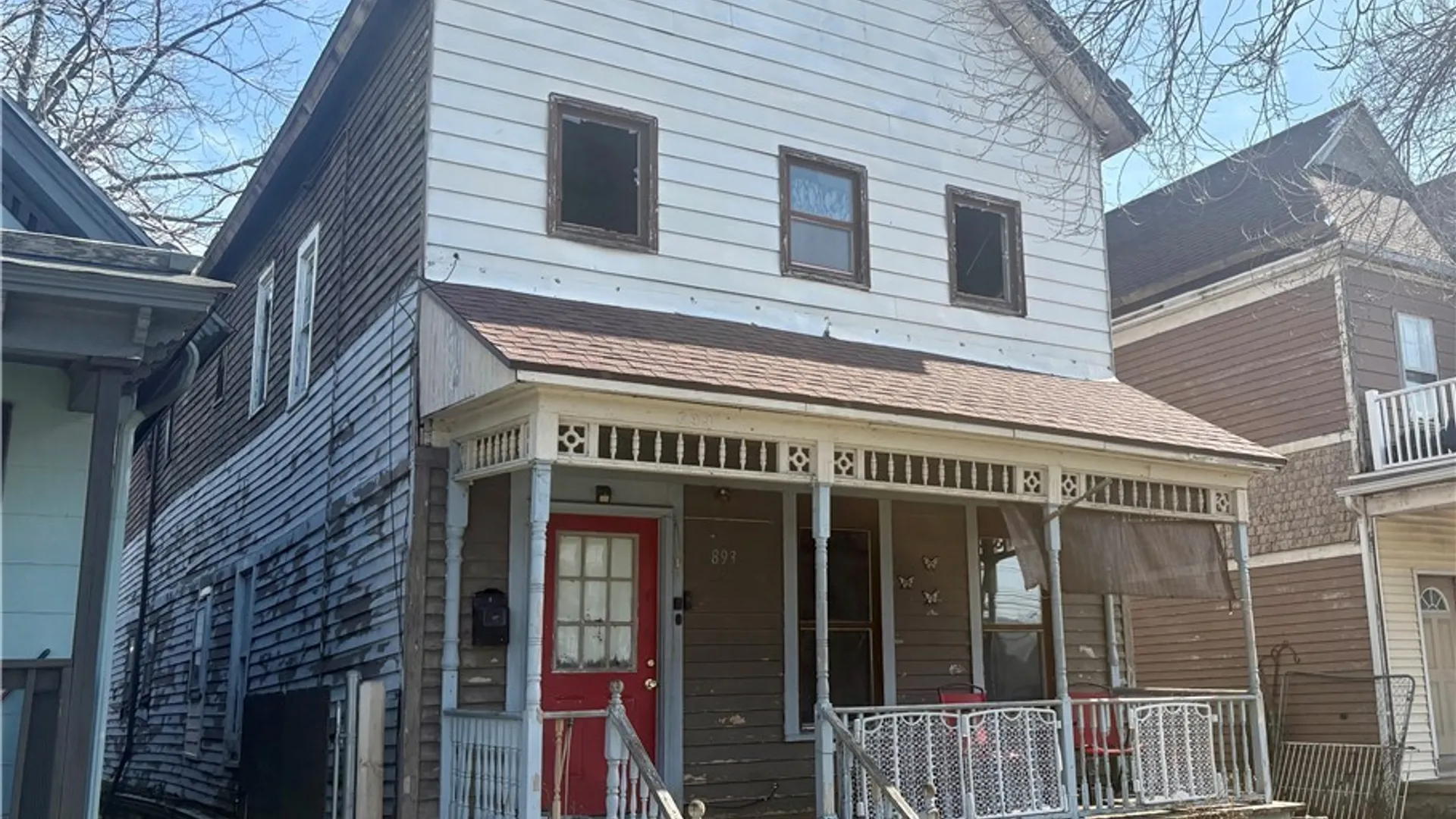 Property at 893 Prospect Avenue, Buffalo, NY 14213 4