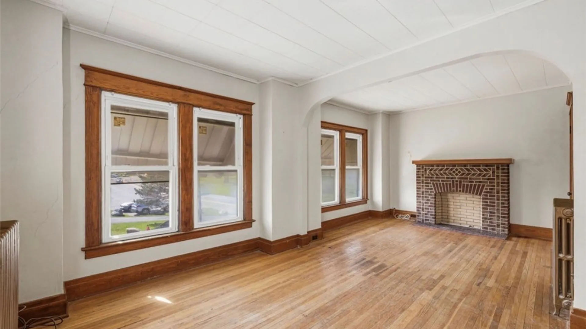 Property at 1067 Tonawanda Street, Buffalo, NY 14207 2