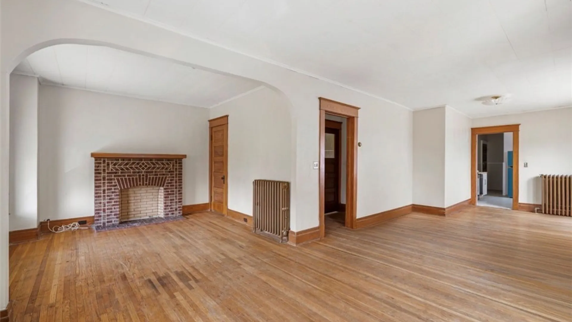 Property at 1067 Tonawanda Street, Buffalo, NY 14207 4