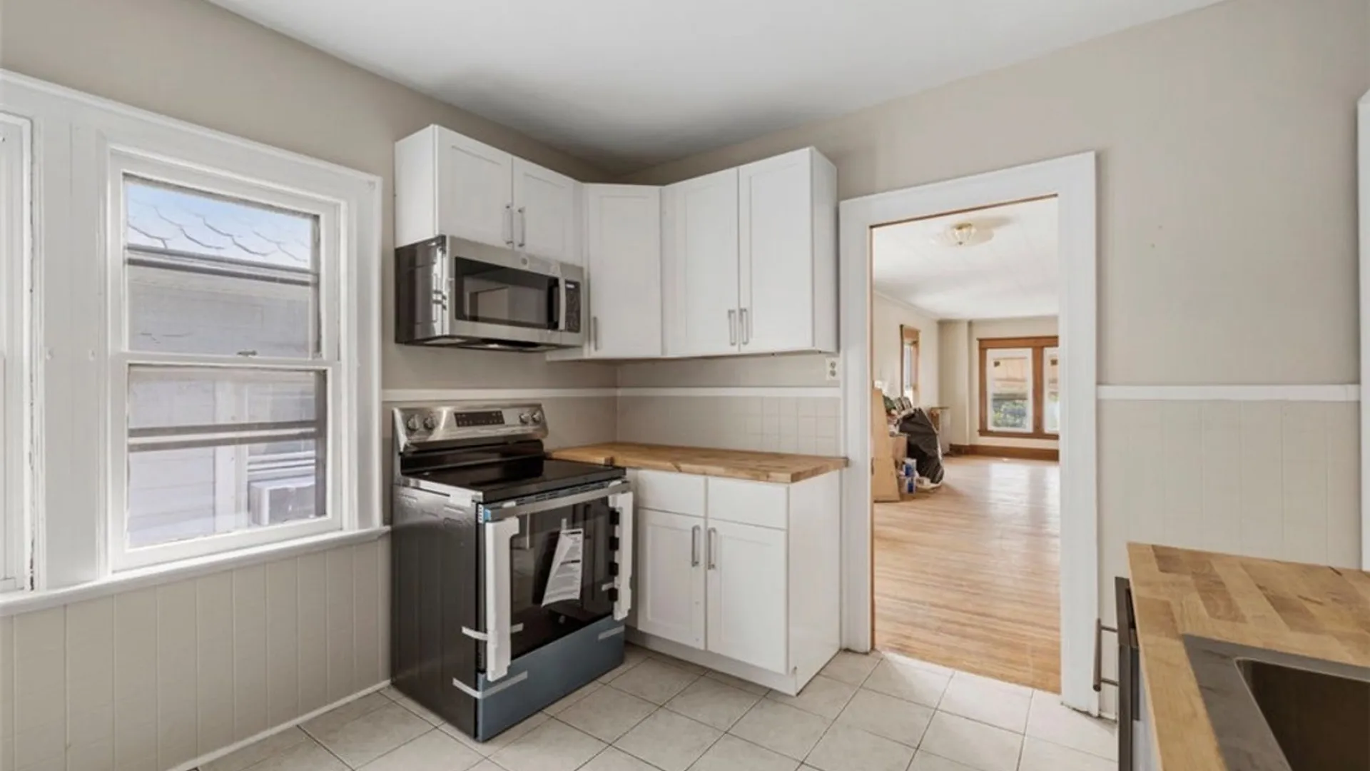 Property at 1067 Tonawanda Street, Buffalo, NY 14207 9