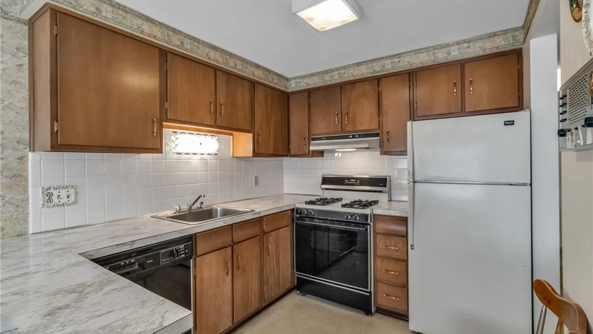 Property at 3433 Harlem Road, Cheektowaga, NY 14225 11