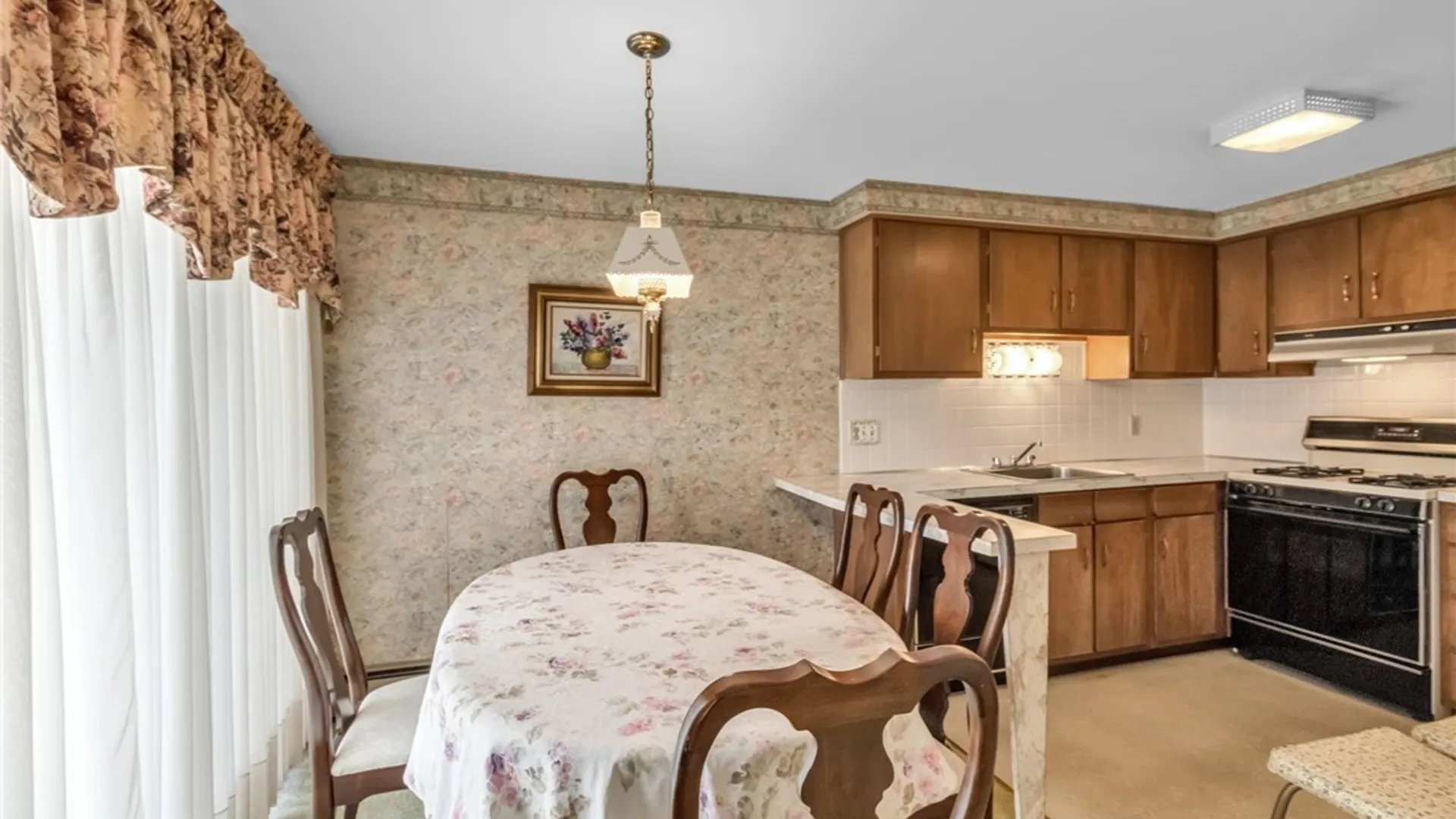 Property at 3433 Harlem Road, Cheektowaga, NY 14225 9