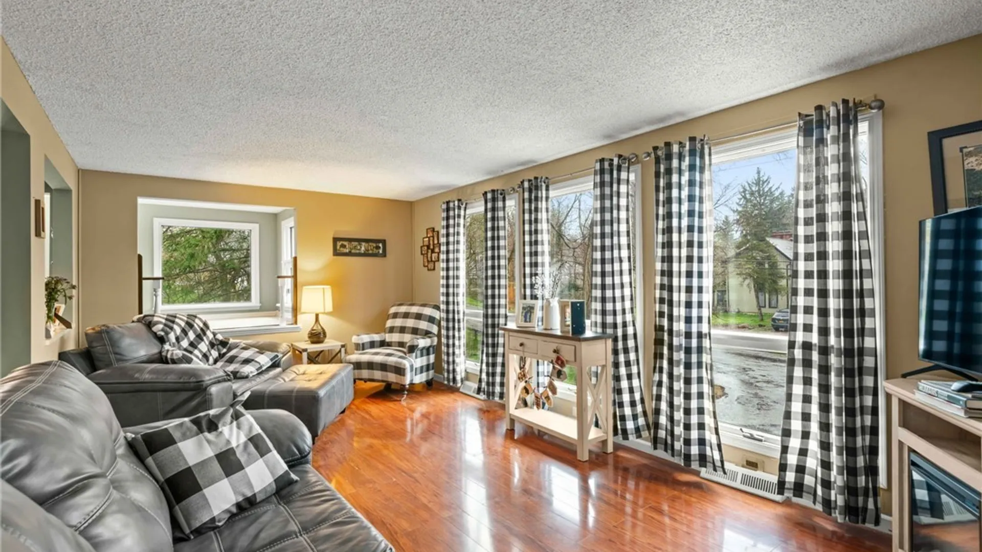 Property at 342 Allendale Road, West Seneca, NY 14224 4