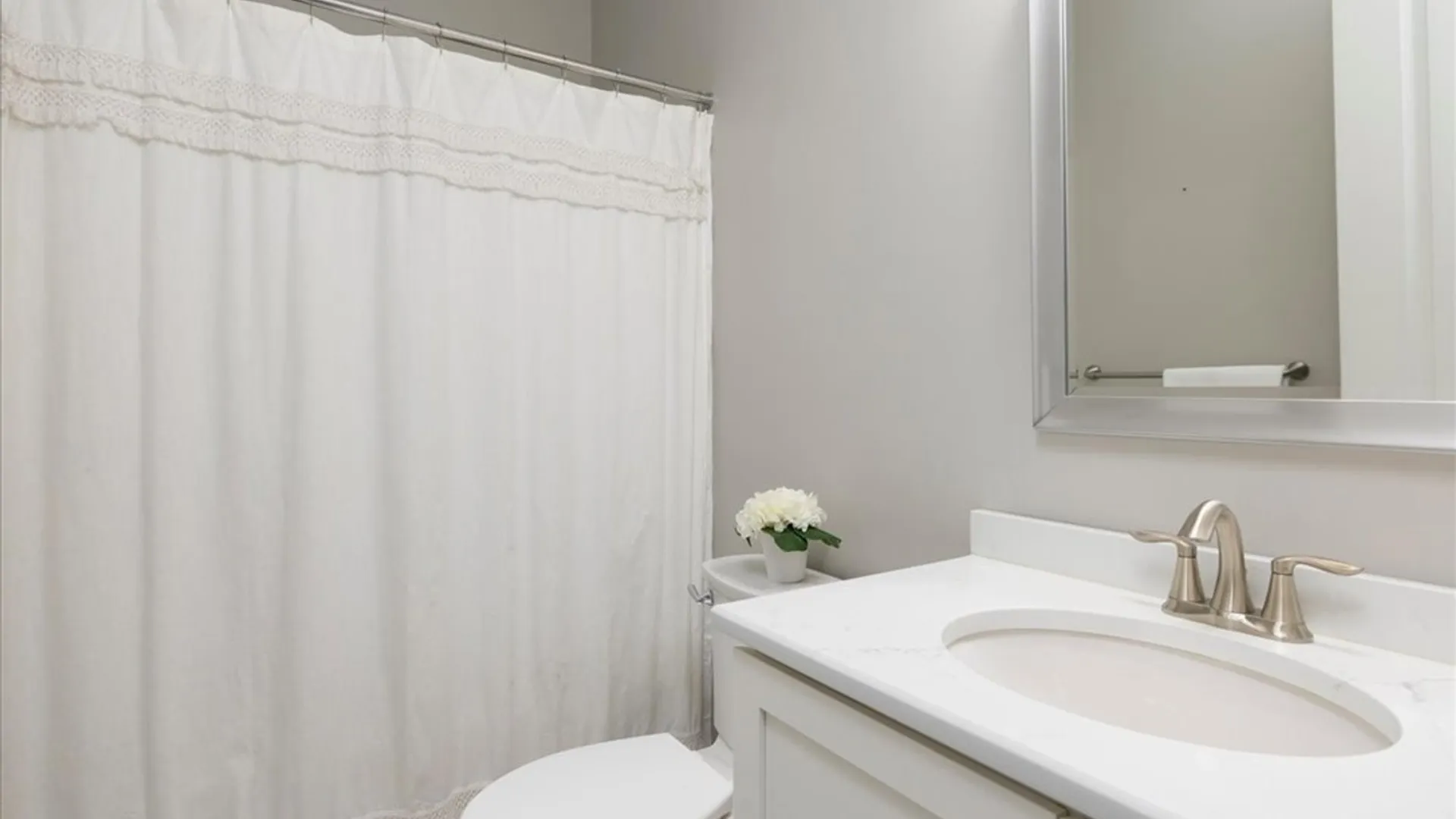 Property at 6 Creekstone Dr, Aurora, NY 14052 17