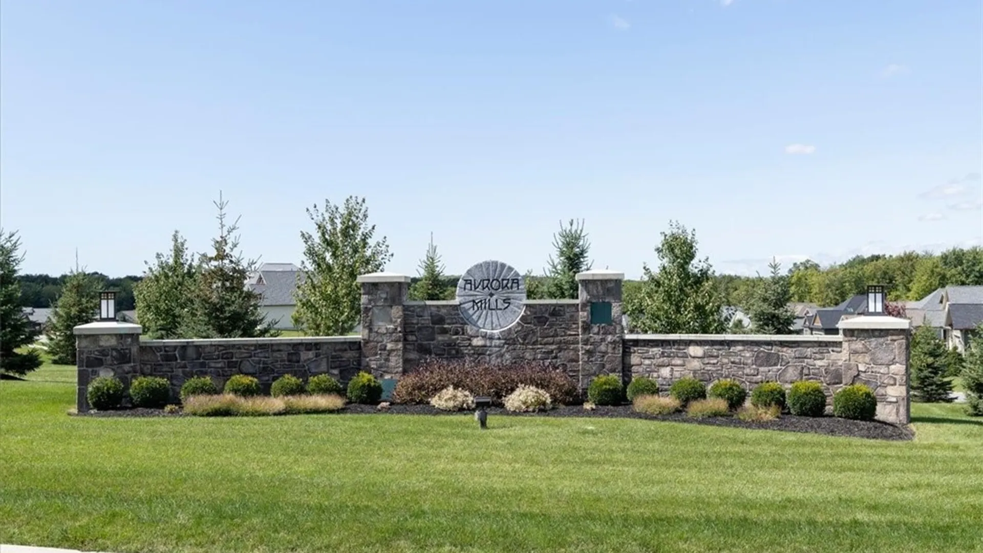 Property at 6 Creekstone Dr, Aurora, NY 14052 3