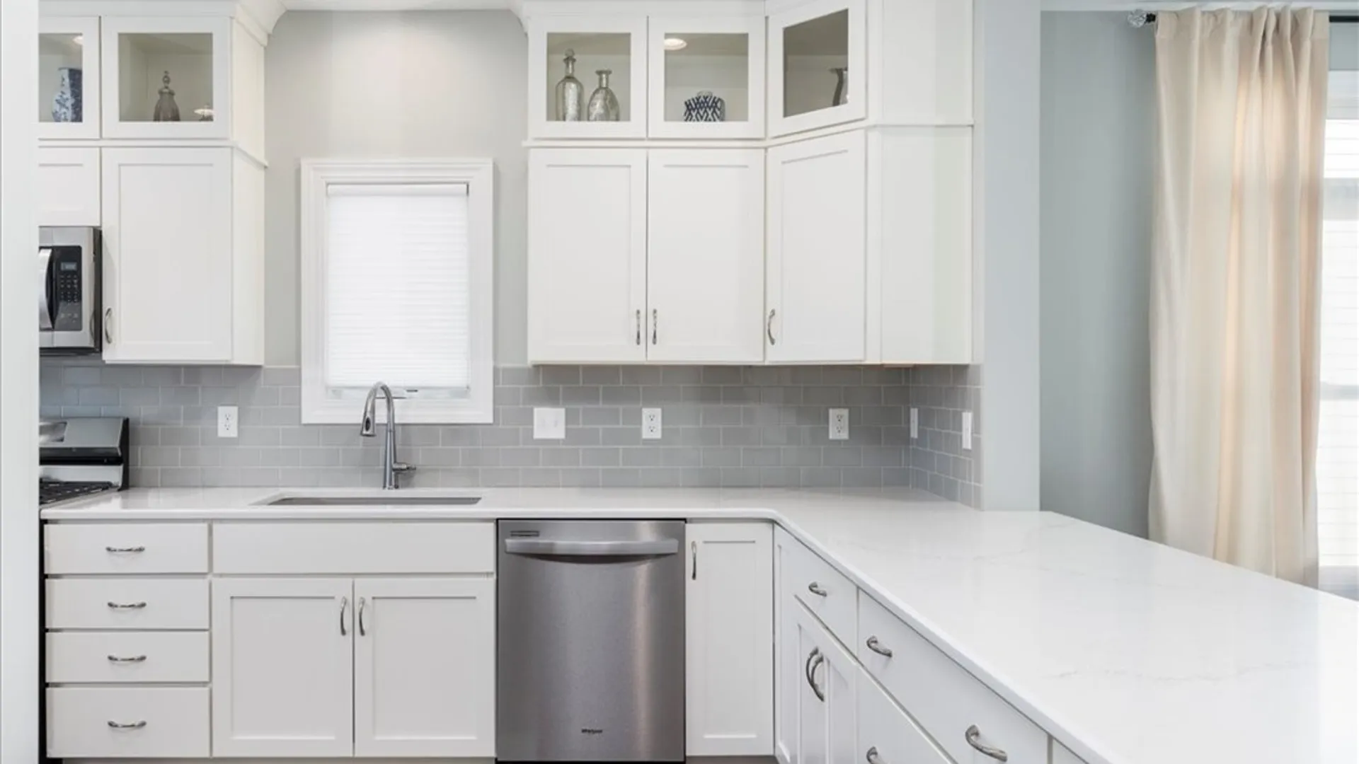 Property at 6 Creekstone Dr, Aurora, NY 14052 7