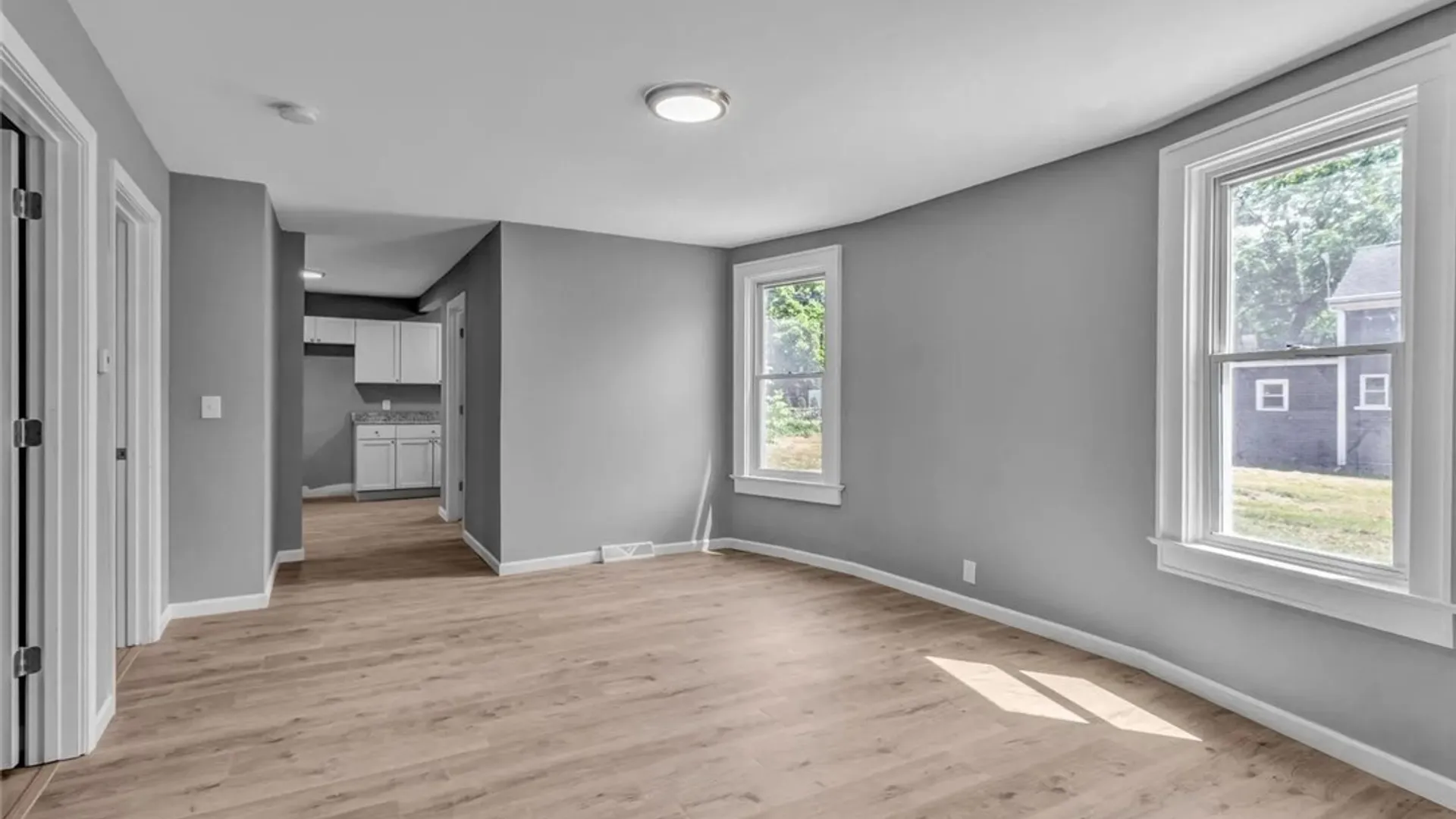 Property at 305 Parkdale Avenue, Buffalo, NY 14213 4