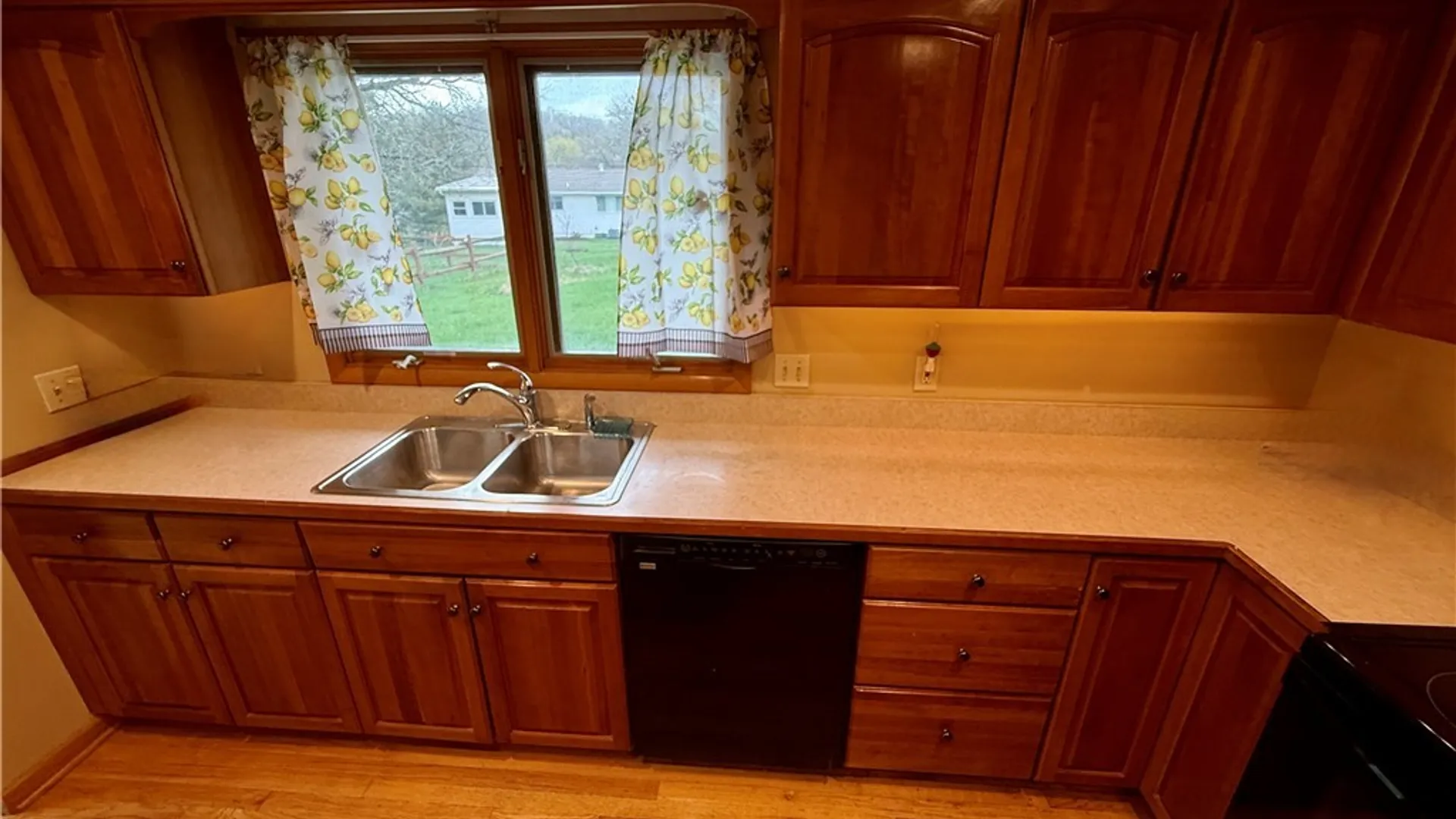 Property at 105 Easterly Terrace, DeWitt, NY 13214 16