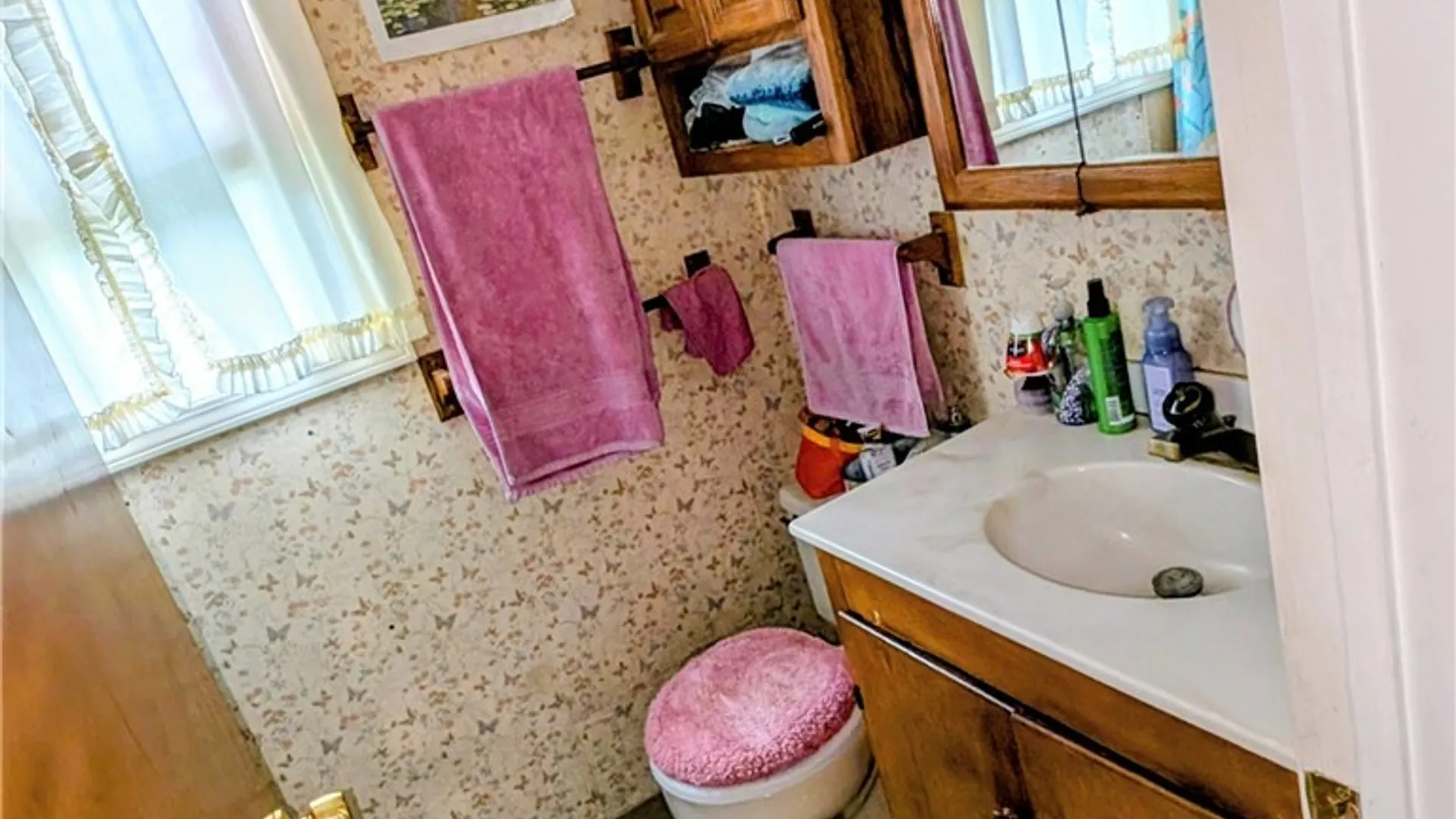 Property at 192 Oakwood Avenue, Aurora, NY 14052 12