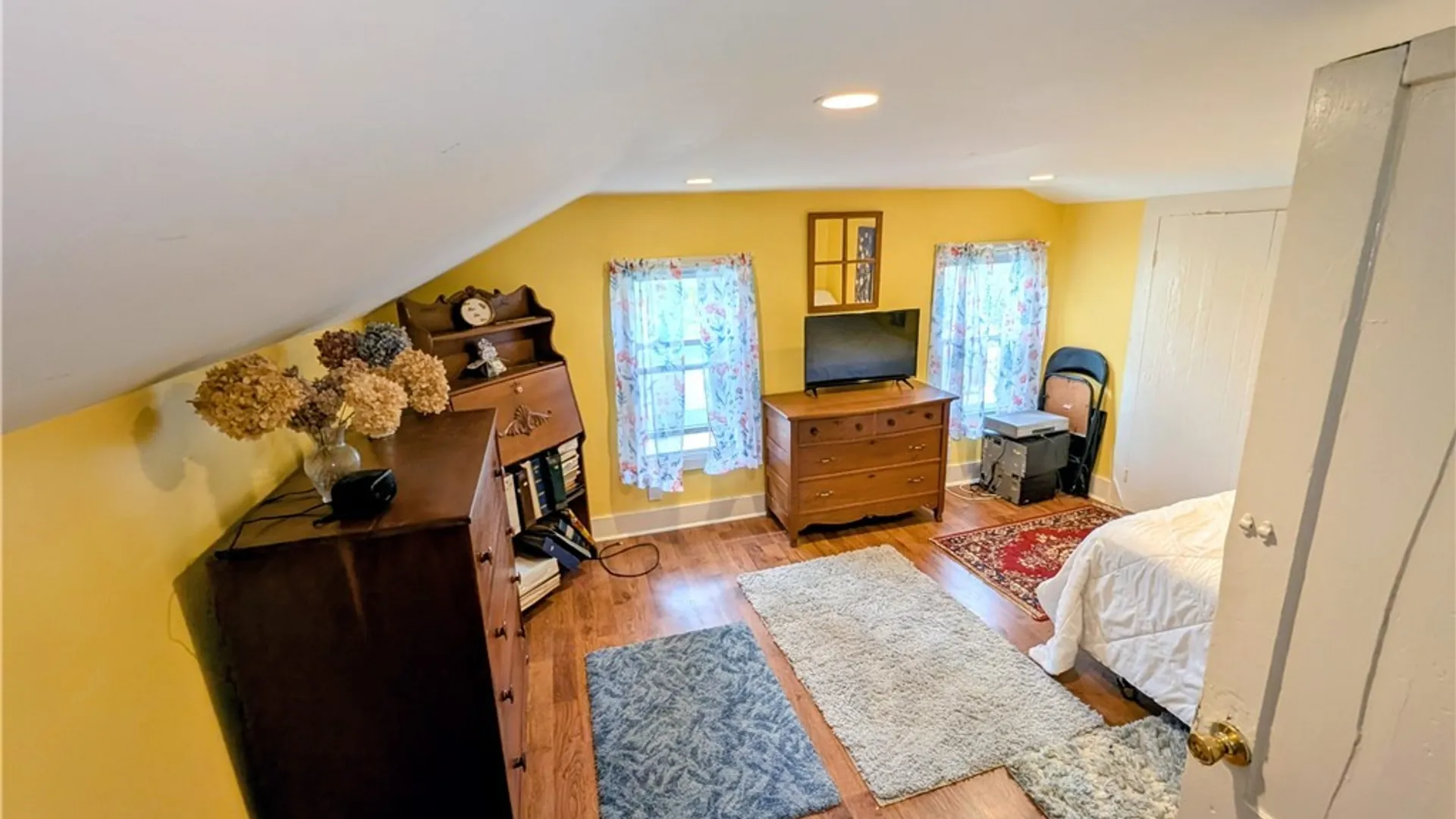 Property at 192 Oakwood Avenue, Aurora, NY 14052 18