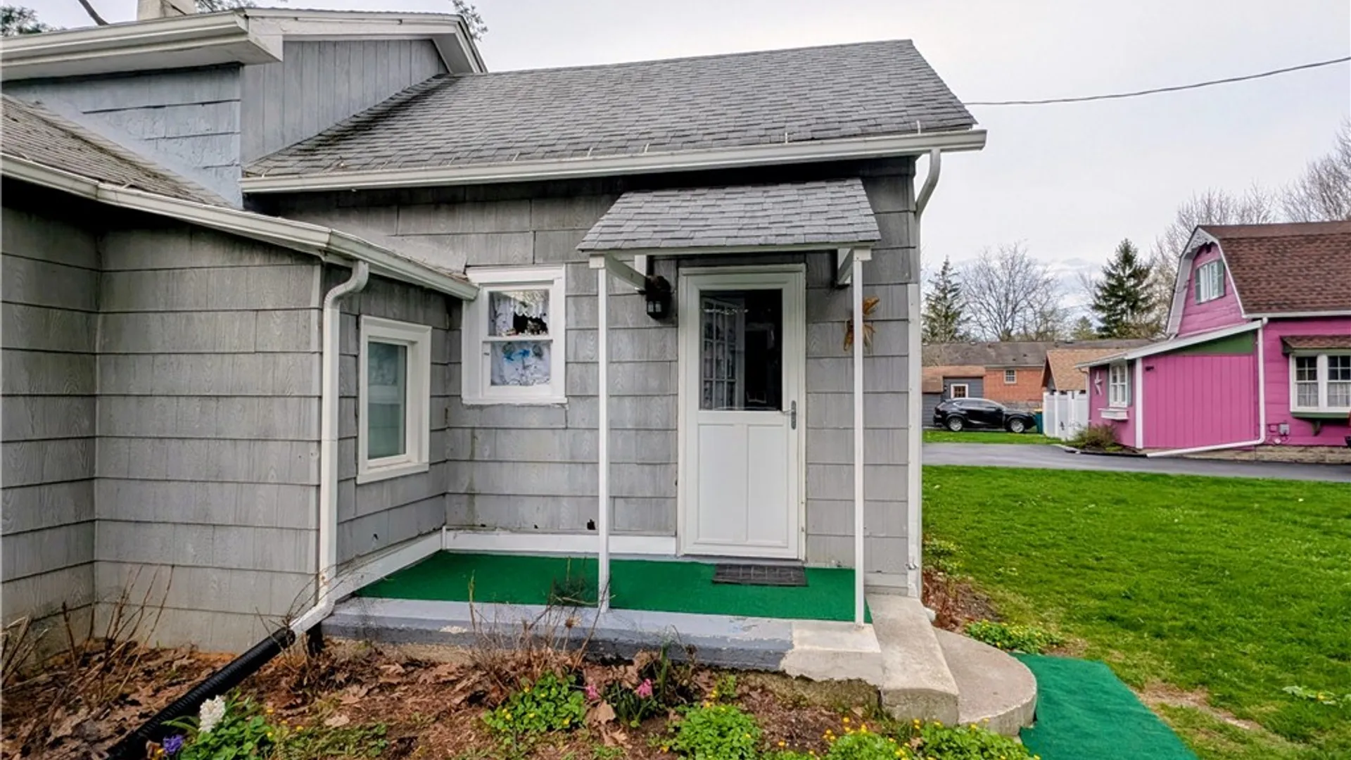 Property at 192 Oakwood Avenue, Aurora, NY 14052 2