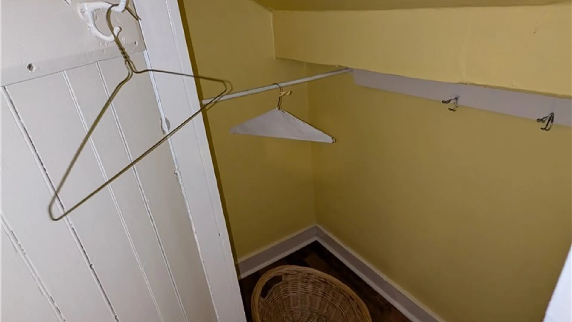 Property at 192 Oakwood Avenue, Aurora, NY 14052 20