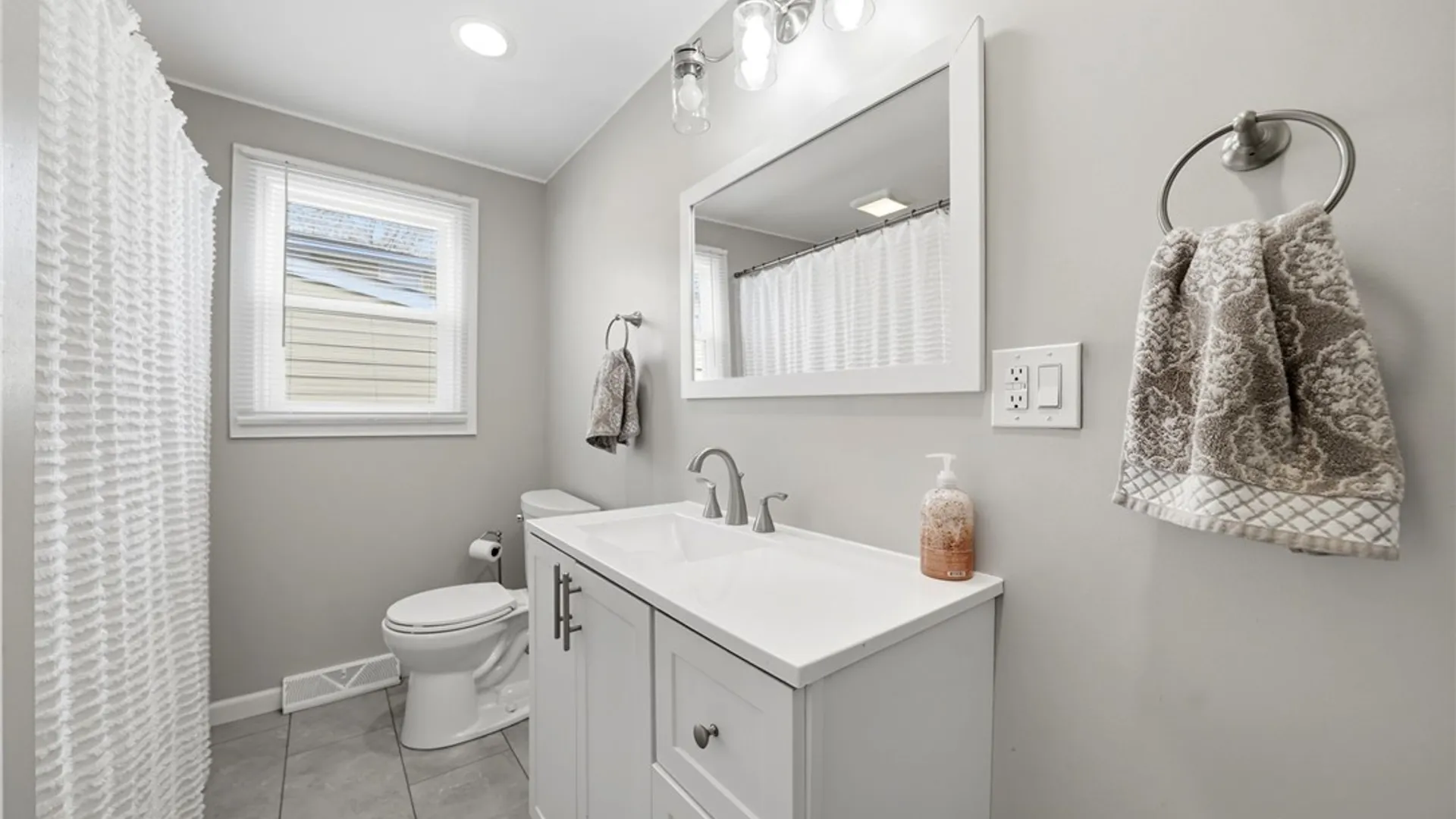 Property at 85 Ellington Avenue, Cheektowaga, NY 14043 14