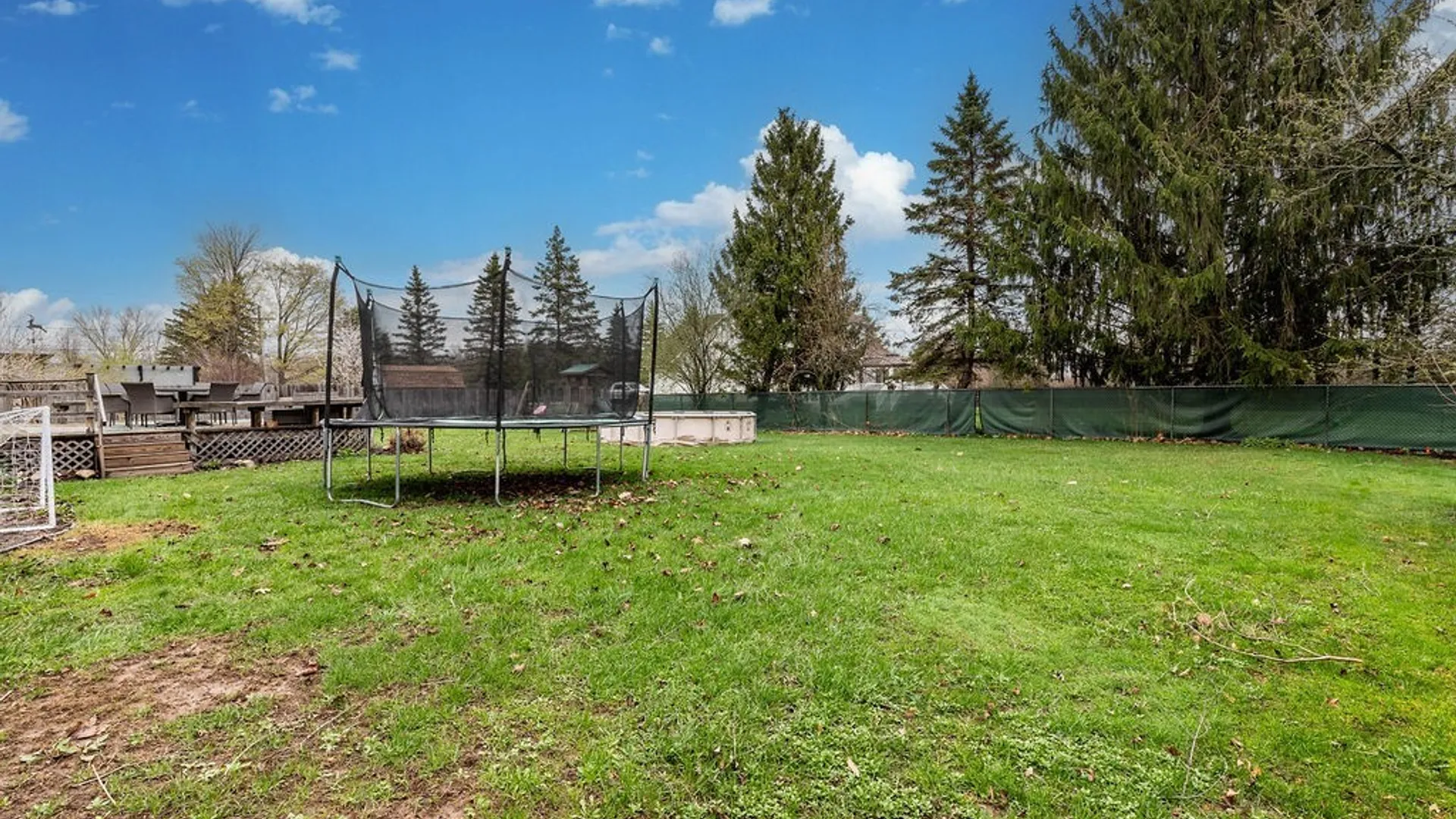 Property at 21 Sturbridge Lane, Grand Island, NY 14072 3