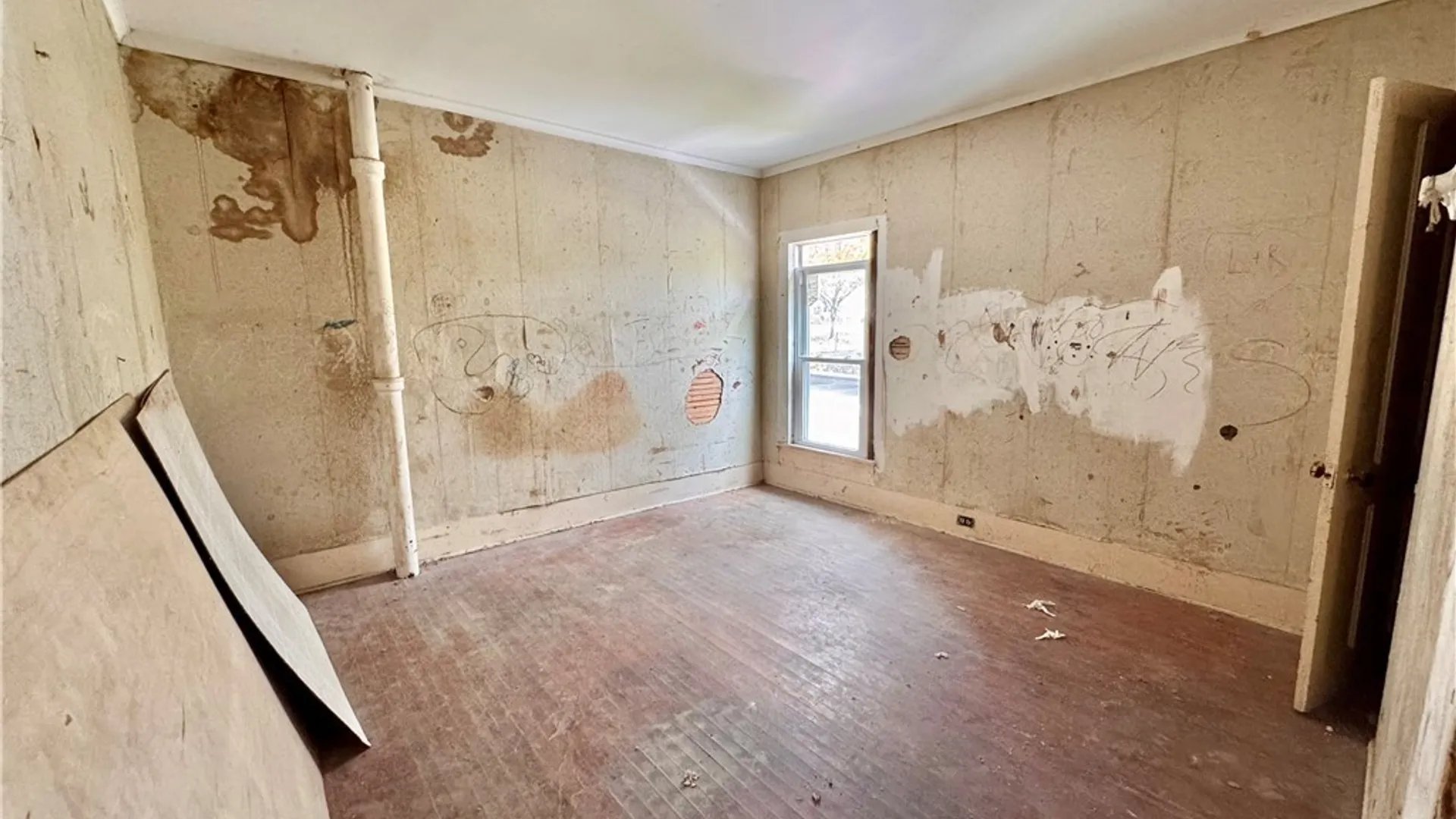 Property at 20 Venice Street, Auburn, NY 13021 6