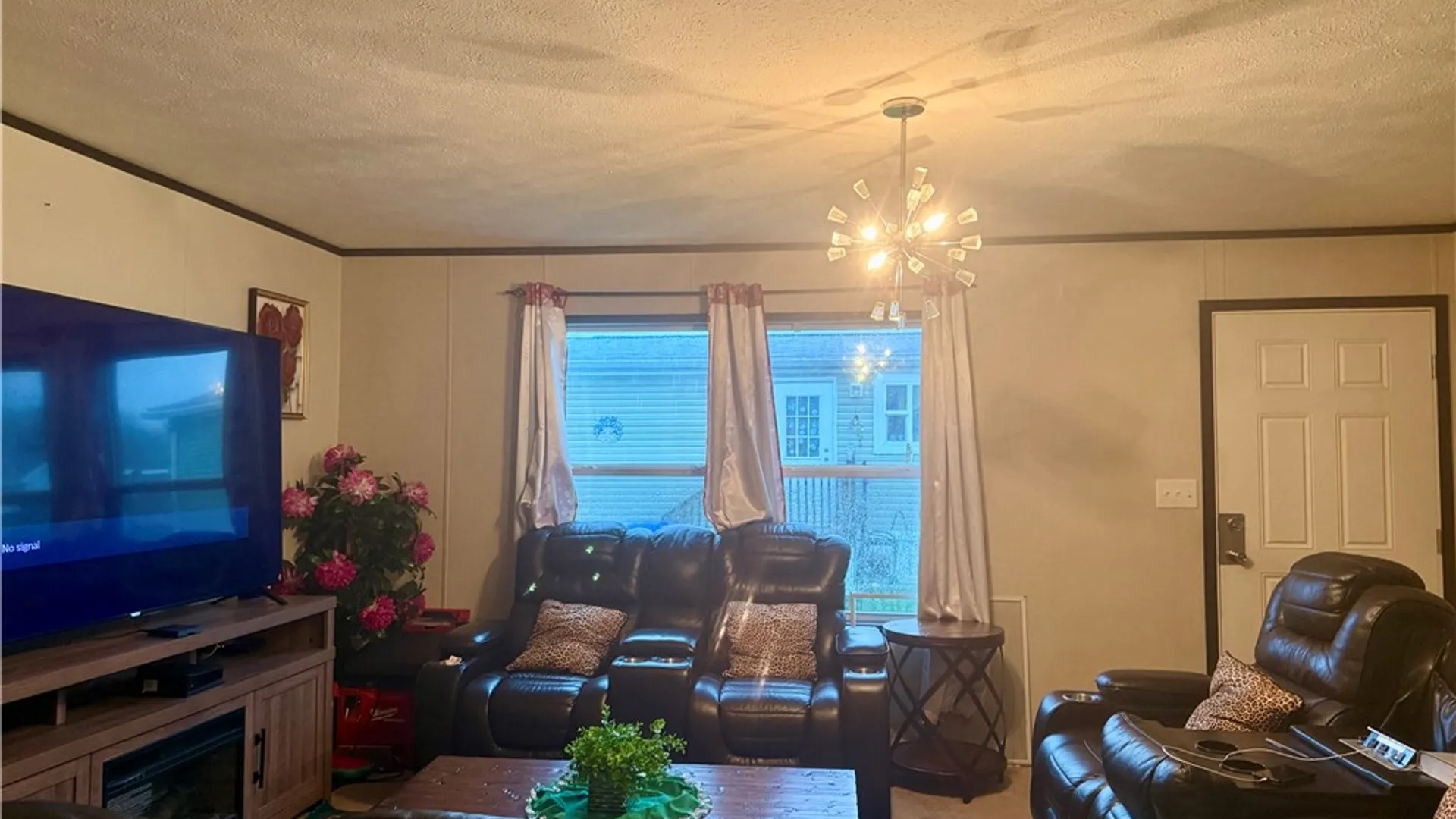 Property at 109 Canyon Drive, Hamburg, NY 14075 4