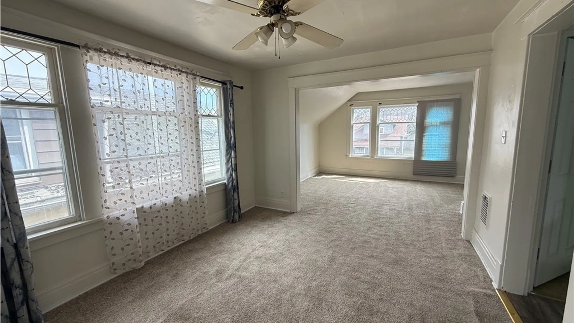 Property at 216 Newburgh Avenue, Buffalo, NY 14215 12