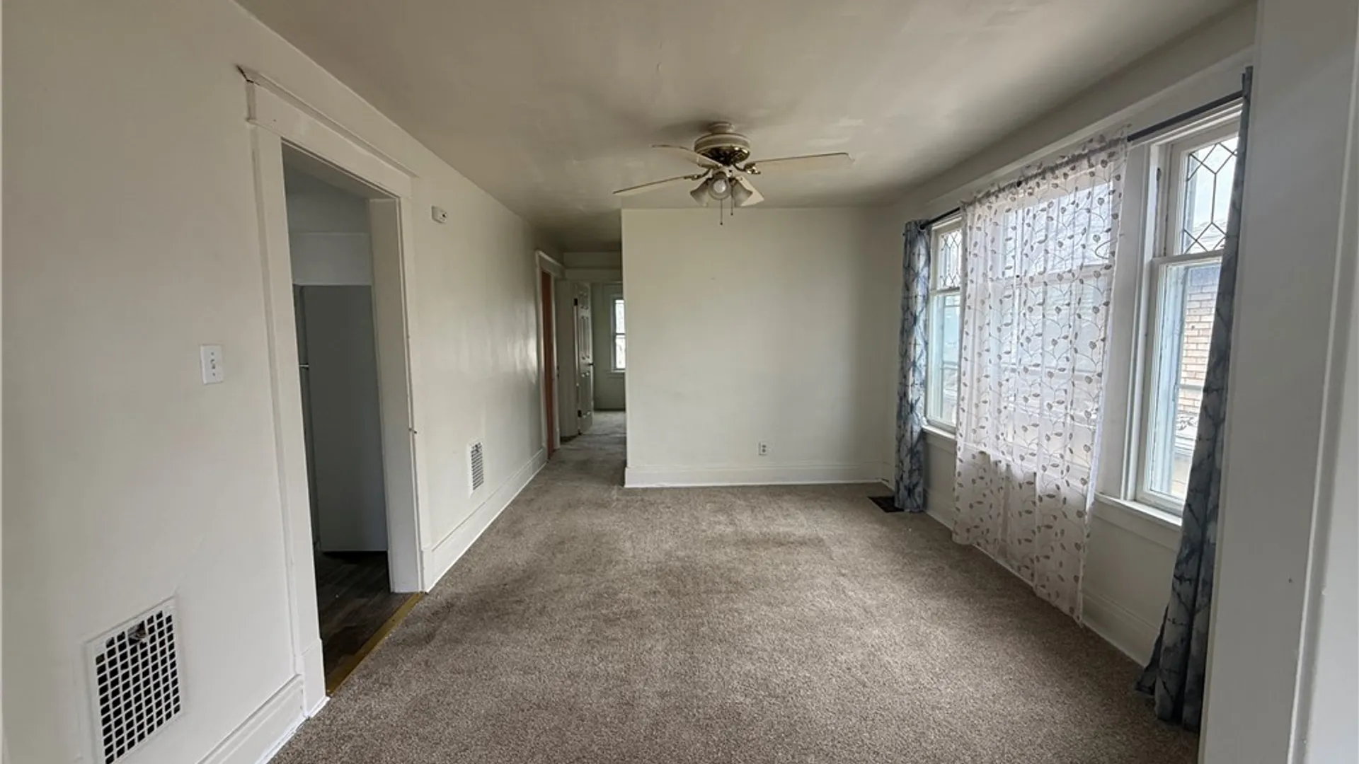 Property at 216 Newburgh Avenue, Buffalo, NY 14215 4