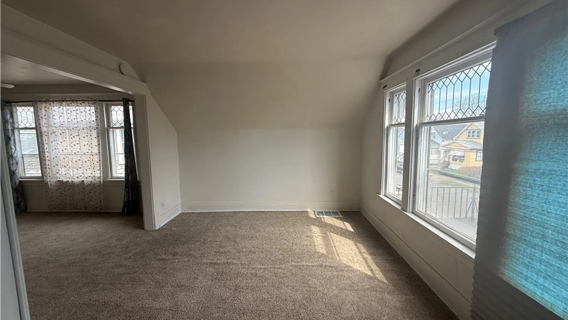 Property at 216 Newburgh Avenue, Buffalo, NY 14215 5