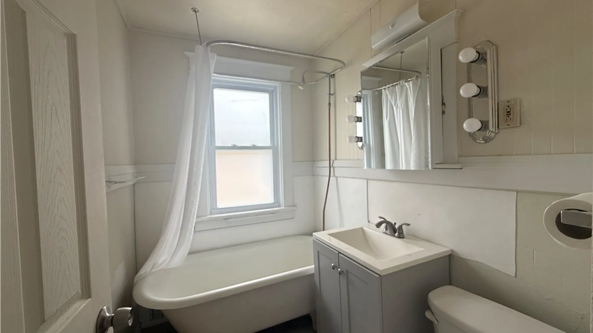 Property at 216 Newburgh Avenue, Buffalo, NY 14215 7