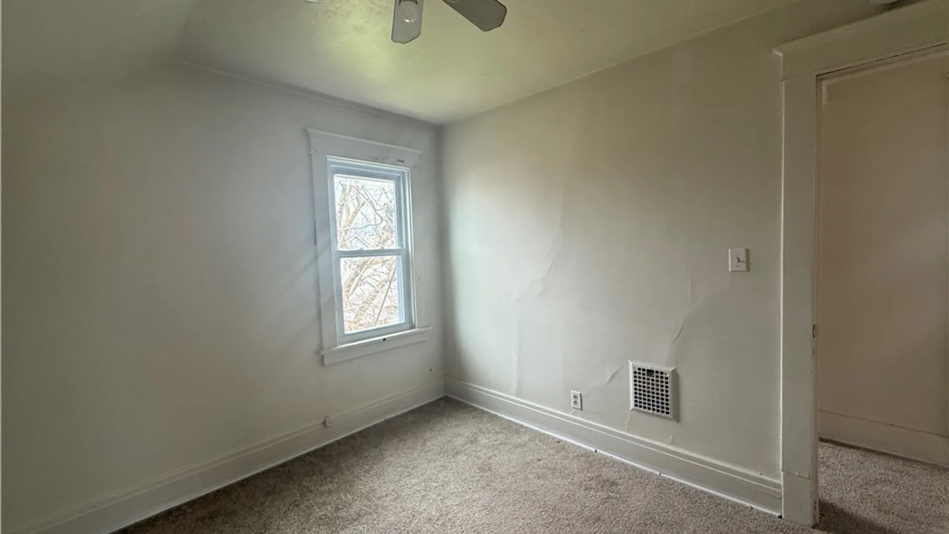 Property at 216 Newburgh Avenue, Buffalo, NY 14215 8