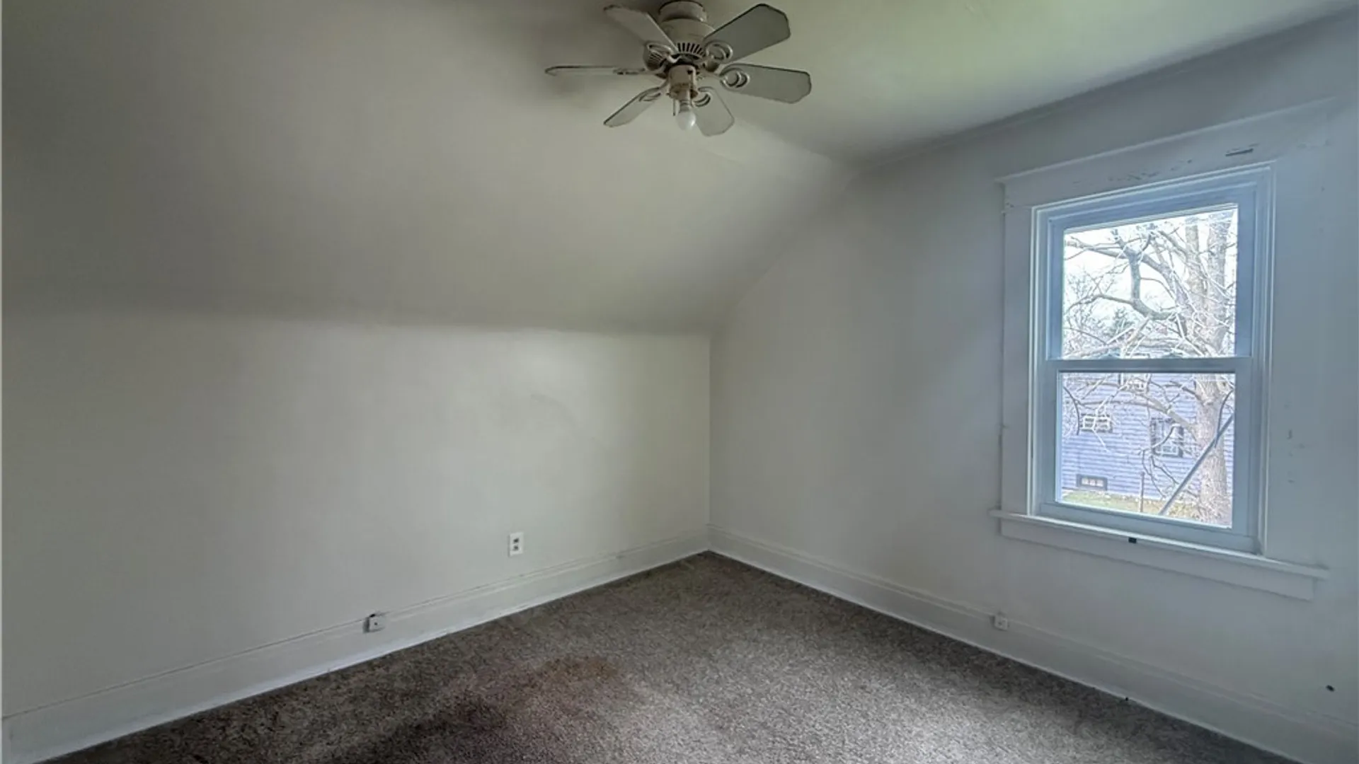 Property at 216 Newburgh Avenue, Buffalo, NY 14215 9