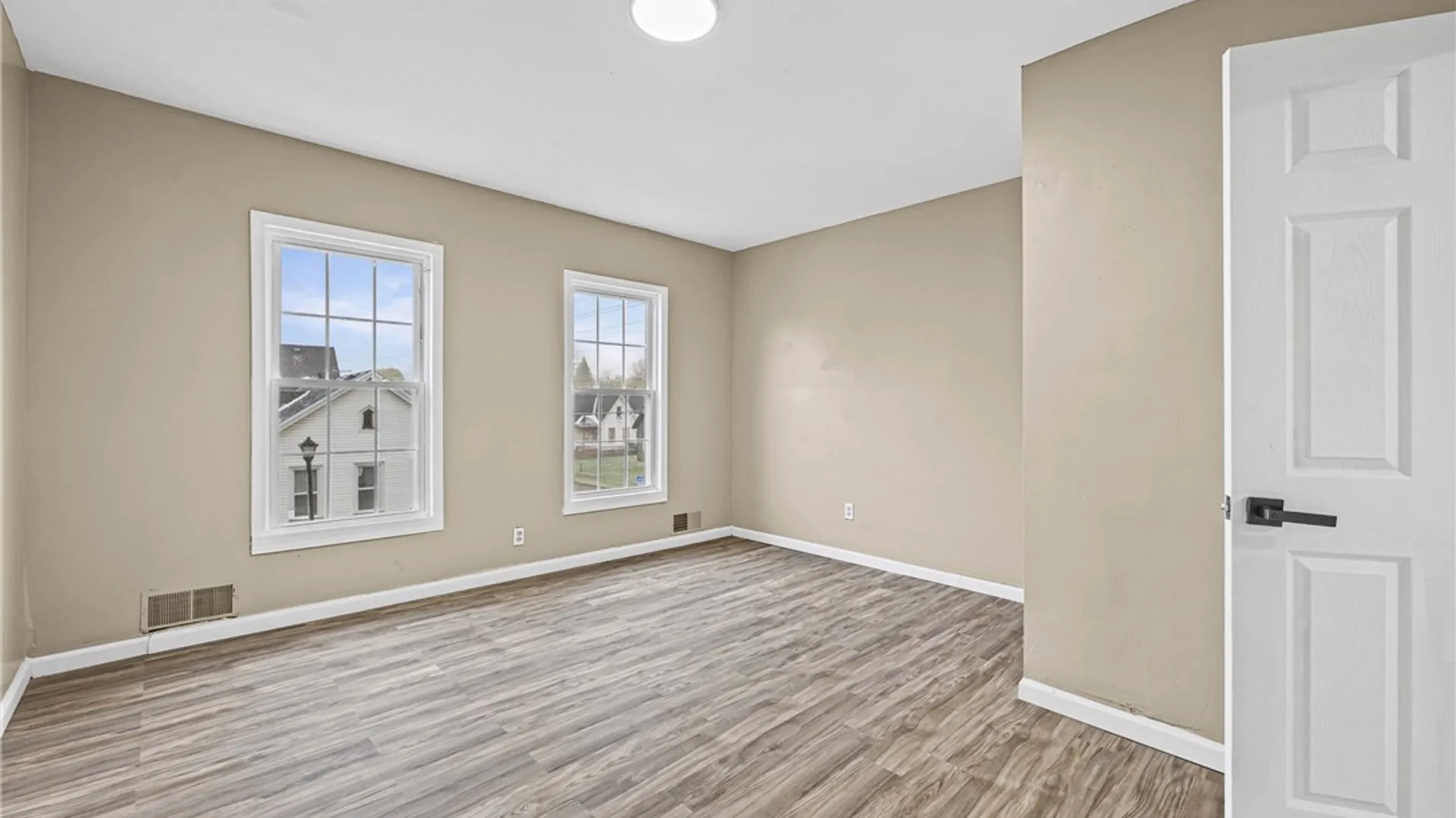 Property at 33 Laforce Street, Rochester, NY 14621 16